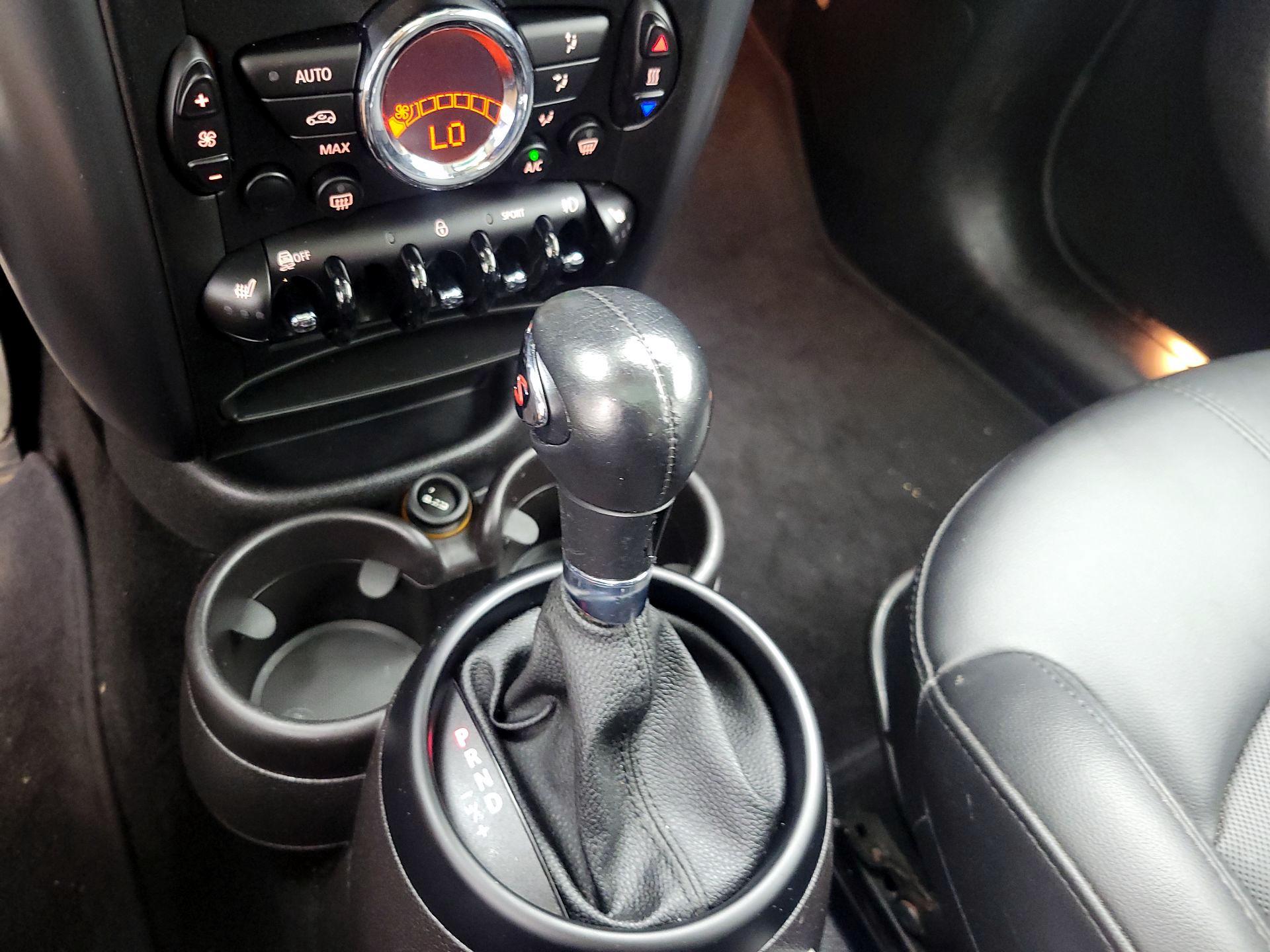 Thumbnail: 2015 MINI Cooper Countryman - 15