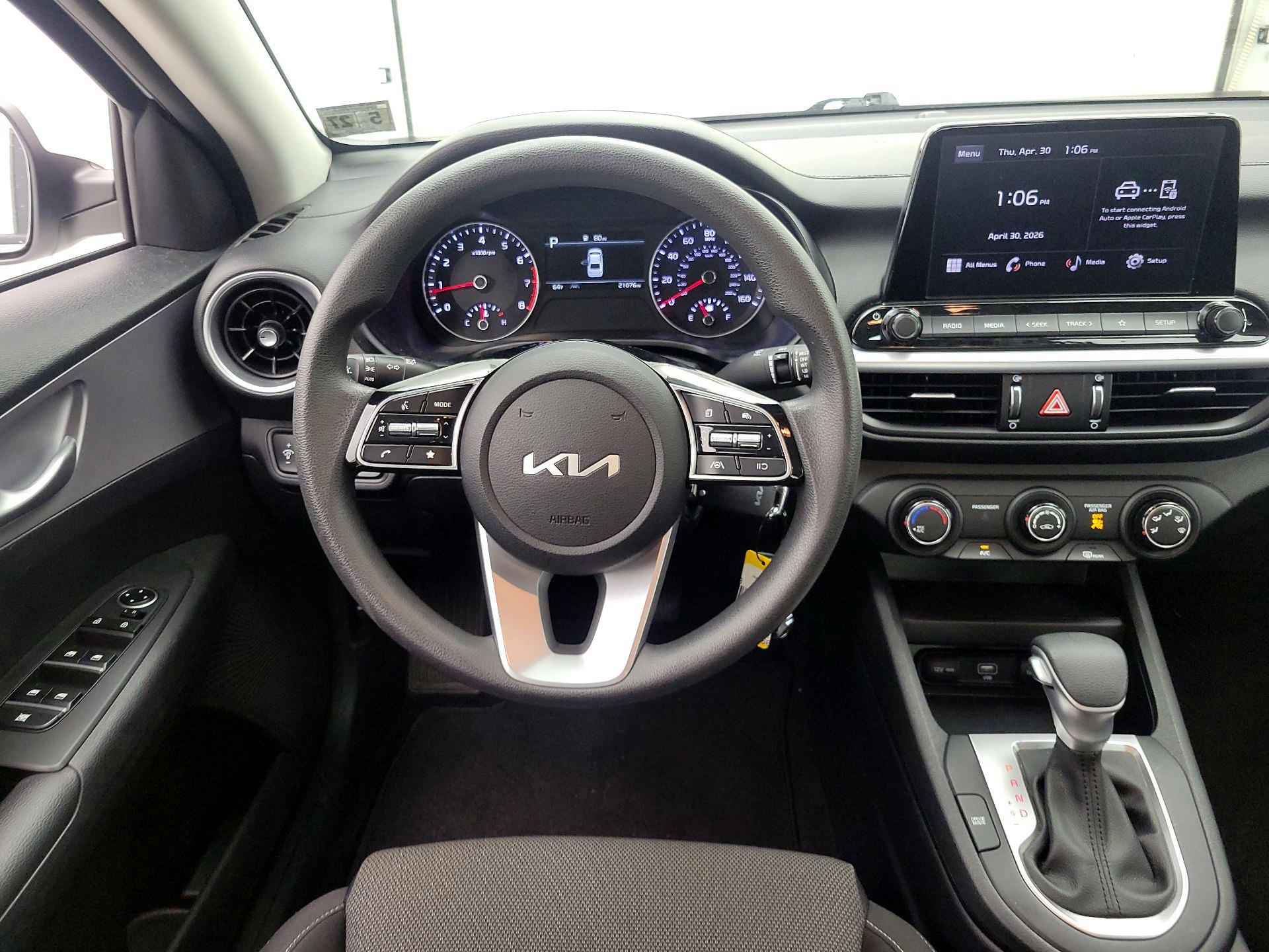 Thumbnail: 2022 Kia Forte - 9