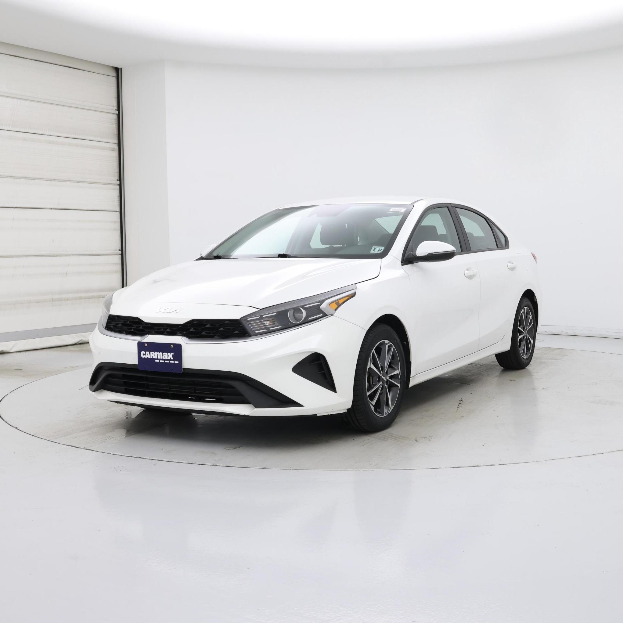 Thumbnail: 2022 Kia Forte - 4
