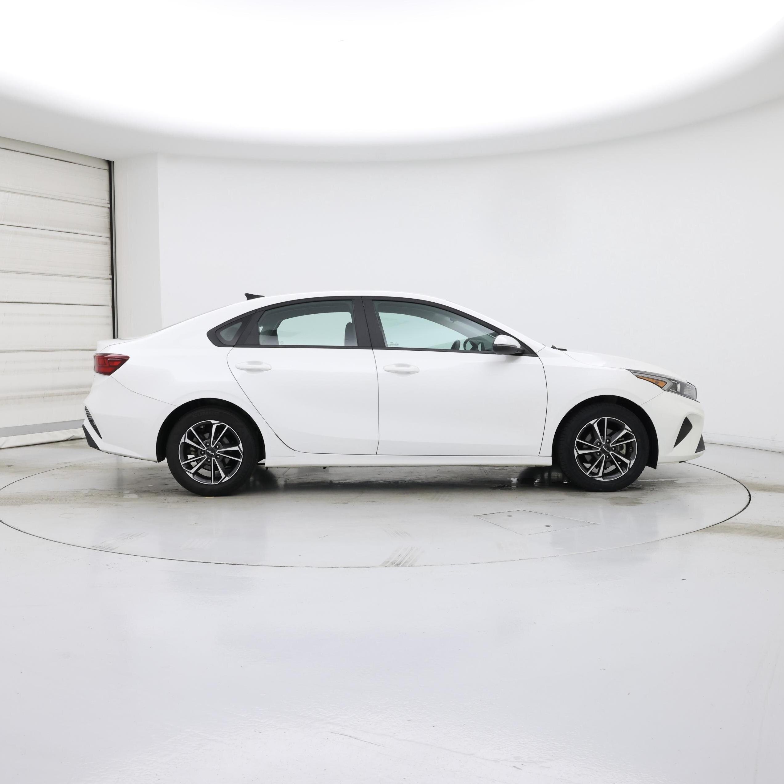 Thumbnail: 2022 Kia Forte - 7