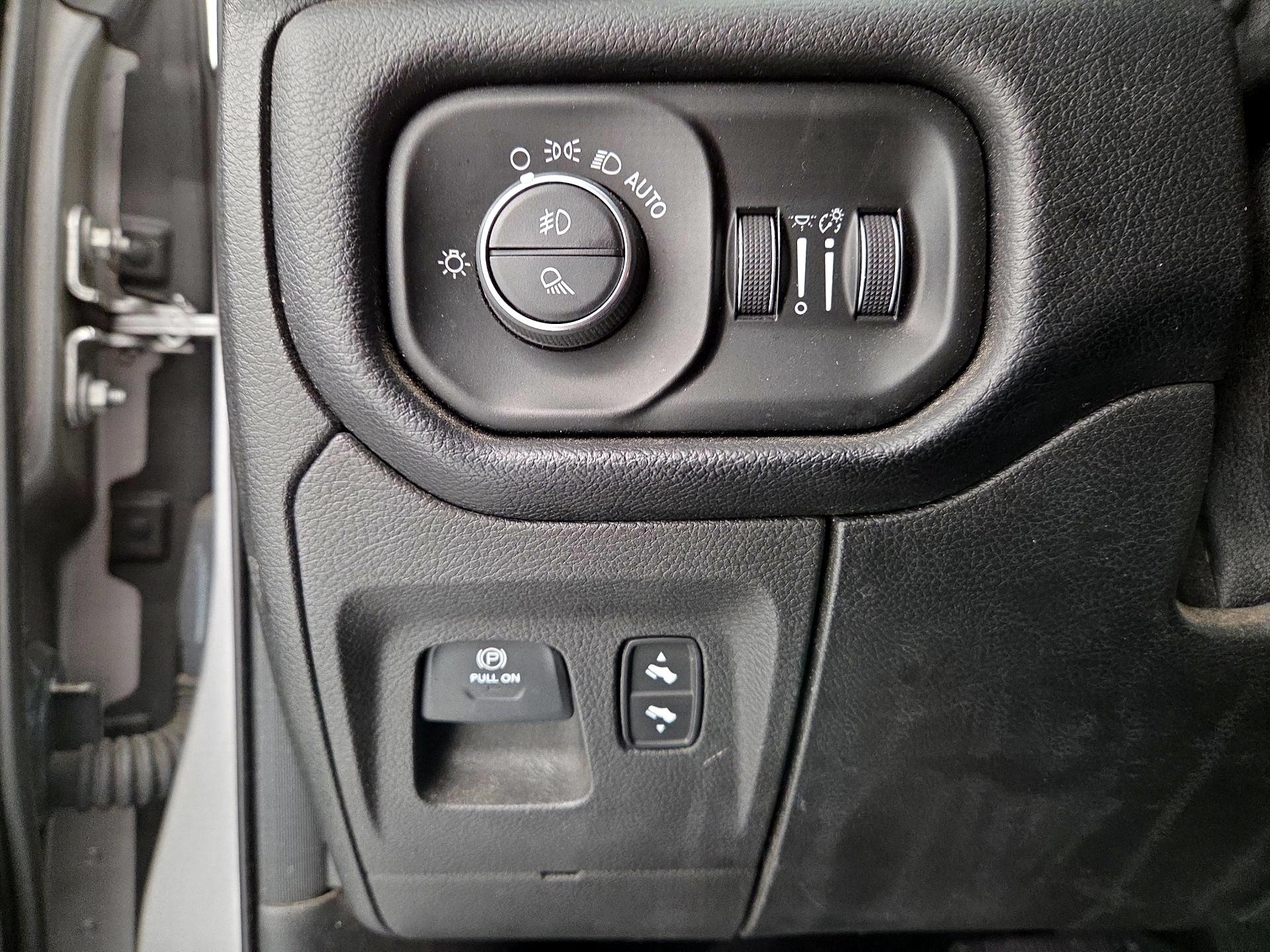 Thumbnail: 2019 RAM 1500 - 13