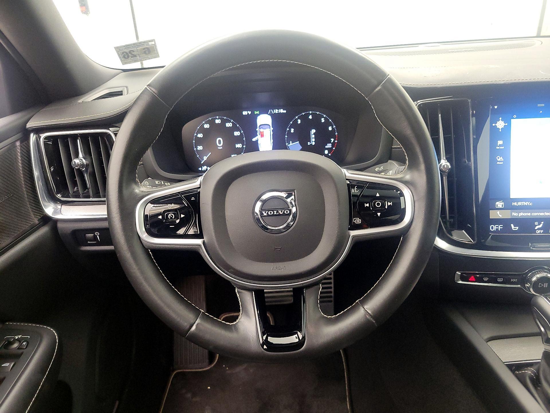 Thumbnail: 2021 Volvo S60 - 10