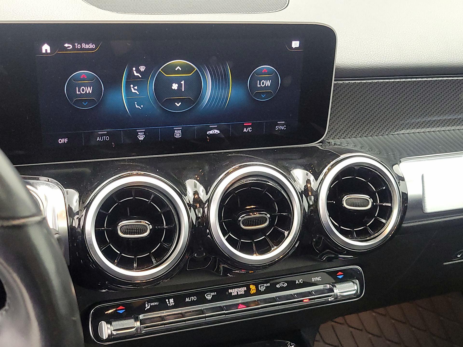 Thumbnail: 2020 Mercedes-Benz GLB - 17