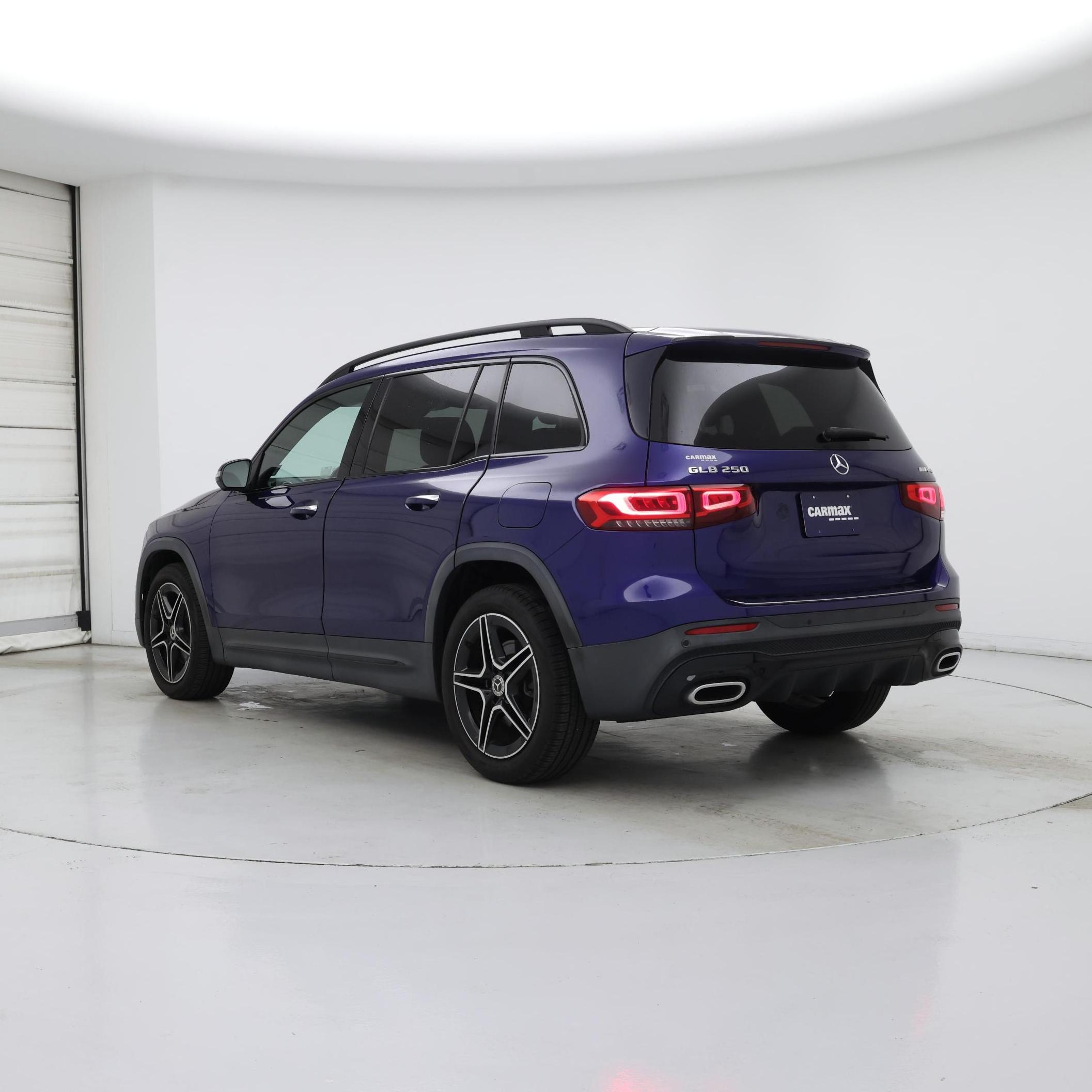 Thumbnail: 2020 Mercedes-Benz GLB - 2