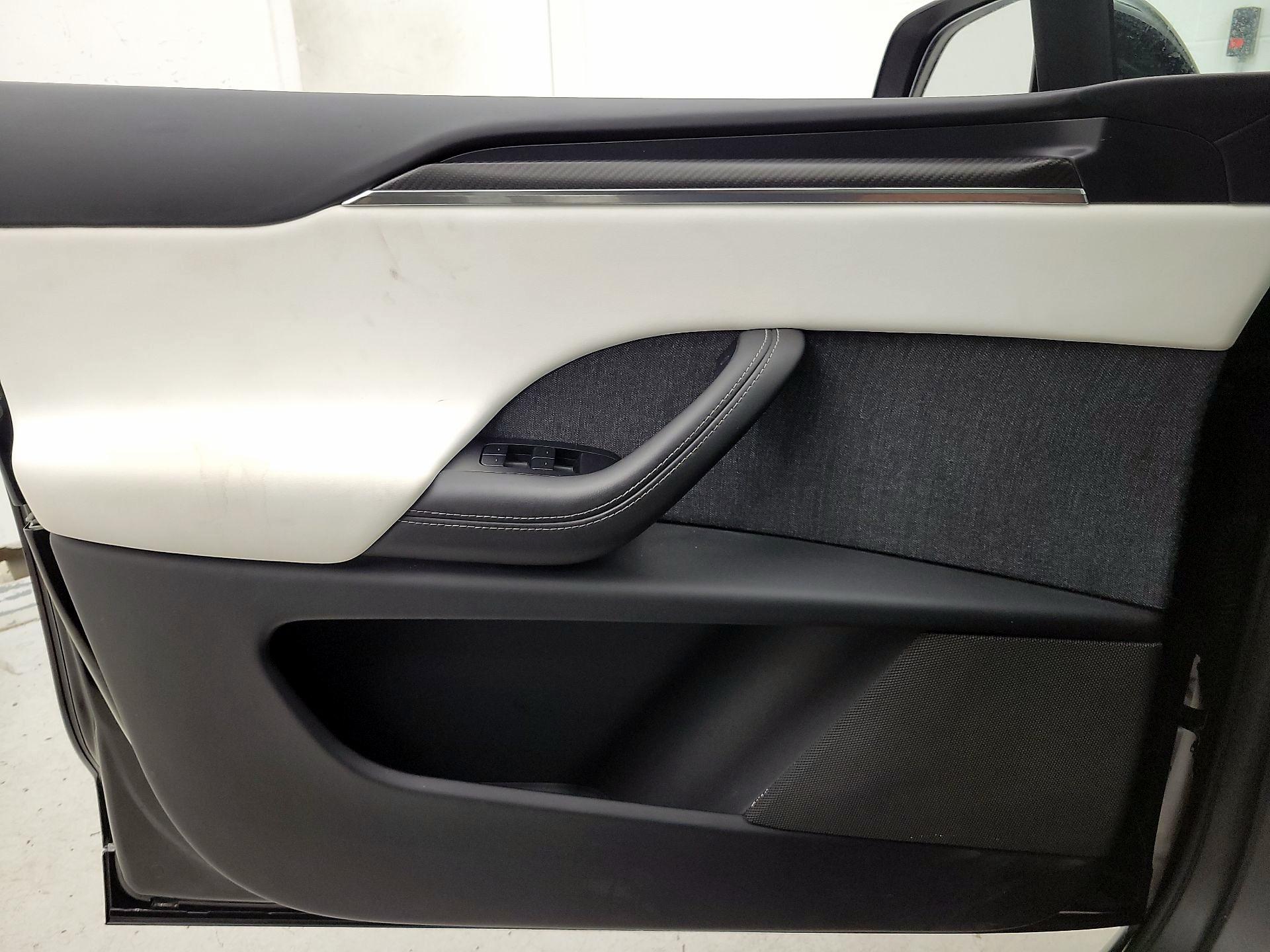 Thumbnail: 2022 Tesla Model X - 12