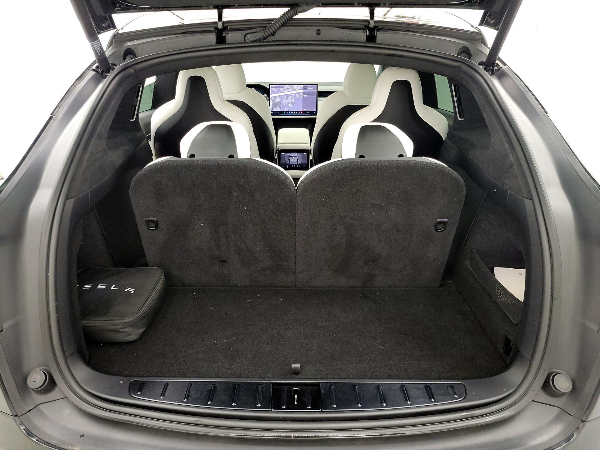 Thumbnail: 2022 Tesla Model X - 20