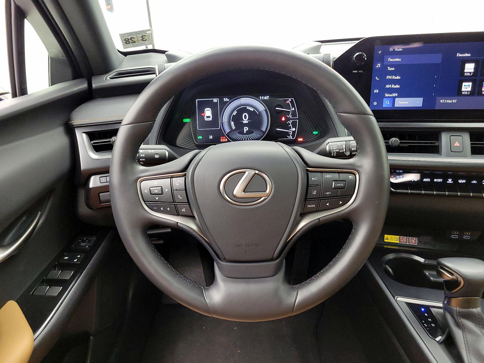 Thumbnail: 2023 Lexus UX - 10