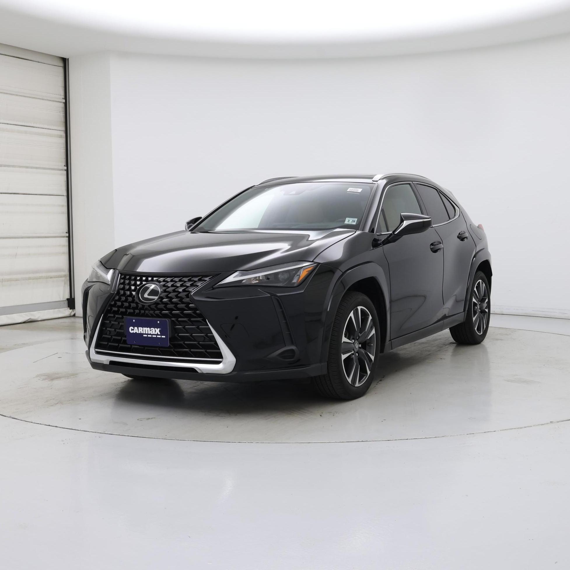 Thumbnail: 2023 Lexus UX - 4