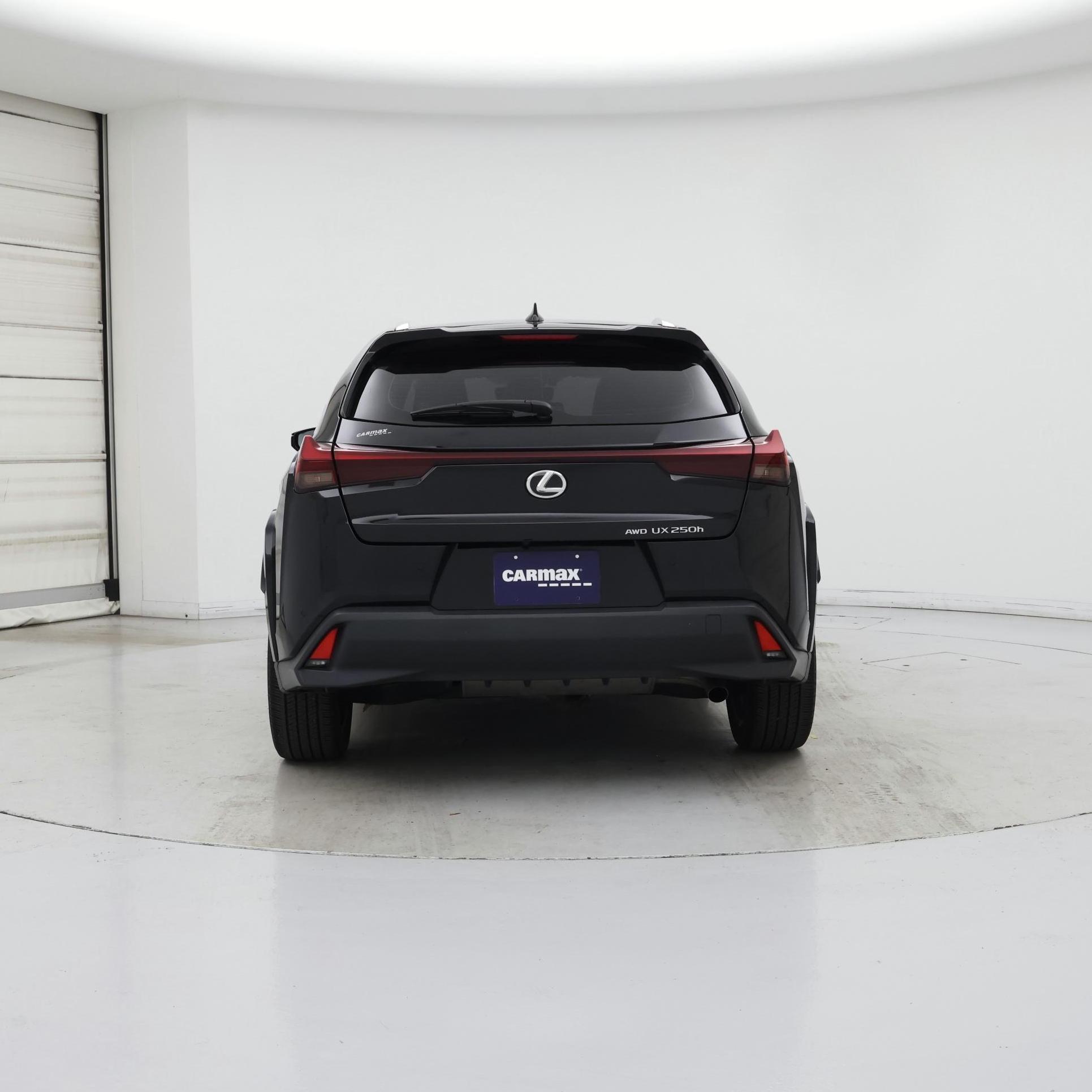 Thumbnail: 2023 Lexus UX - 6