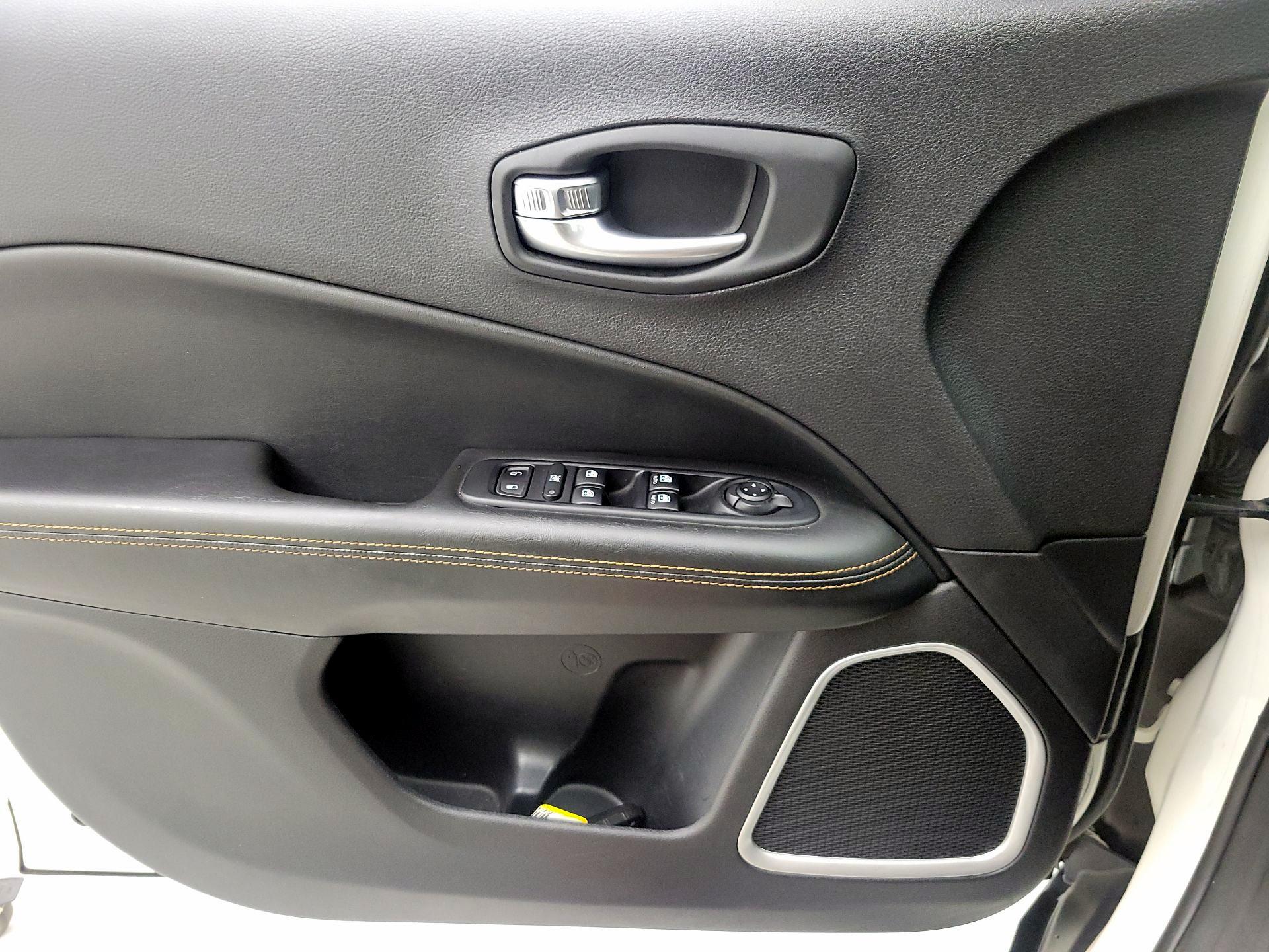 Thumbnail: 2019 Jeep Compass - 12
