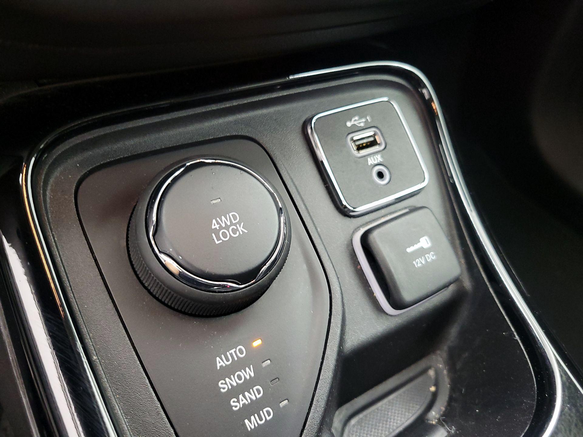 Thumbnail: 2019 Jeep Compass - 18
