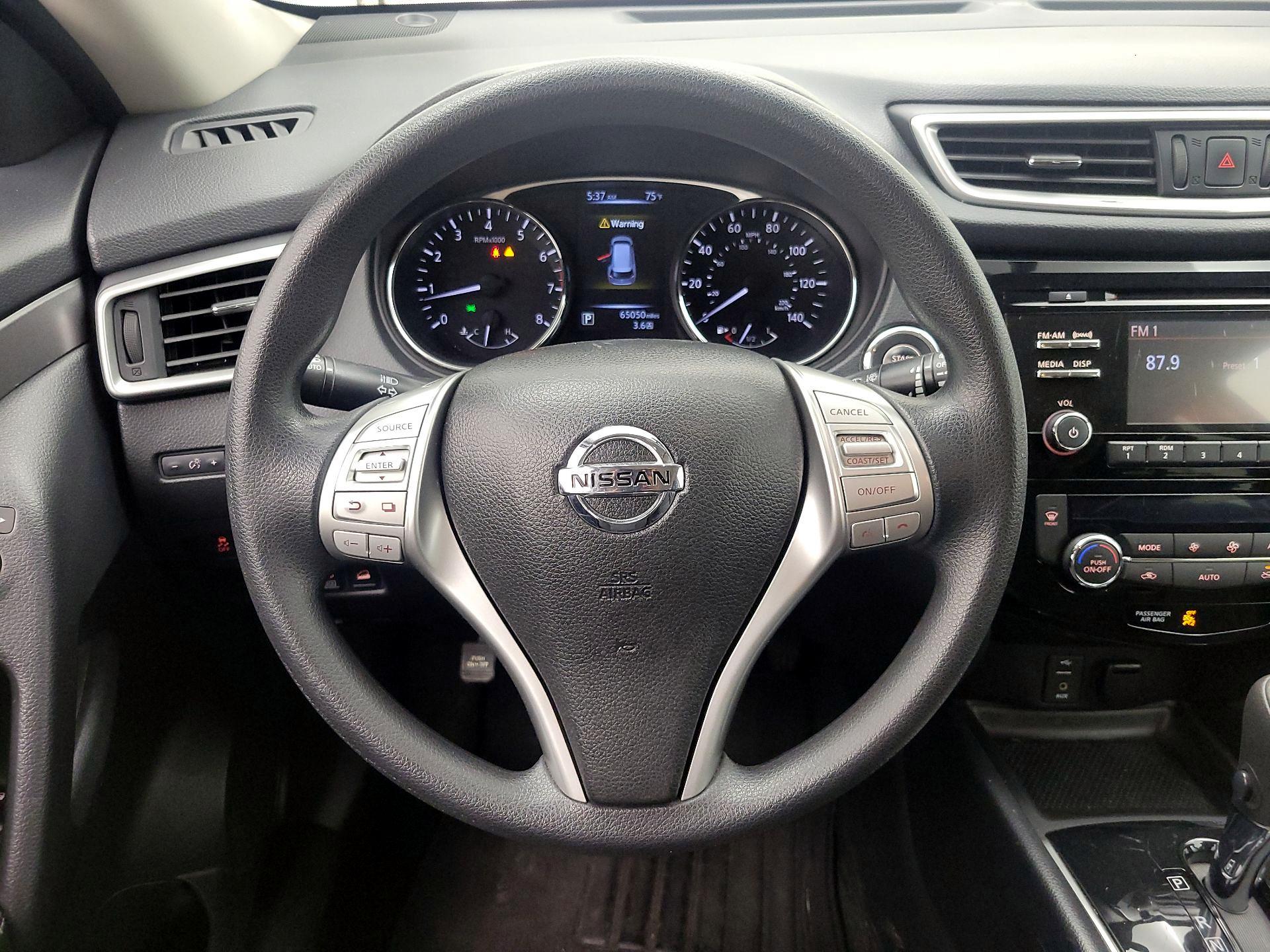 Thumbnail: 2016 Nissan Rogue - 10