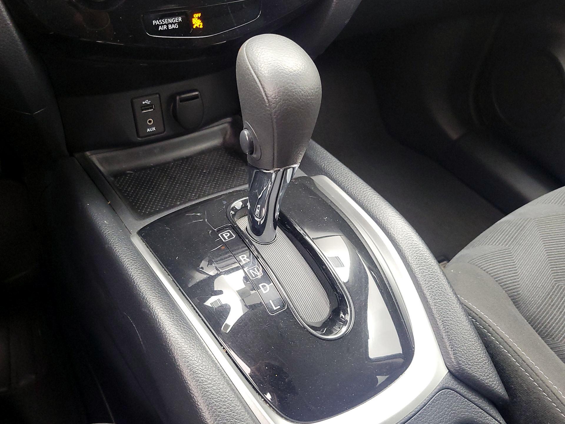 Thumbnail: 2016 Nissan Rogue - 17
