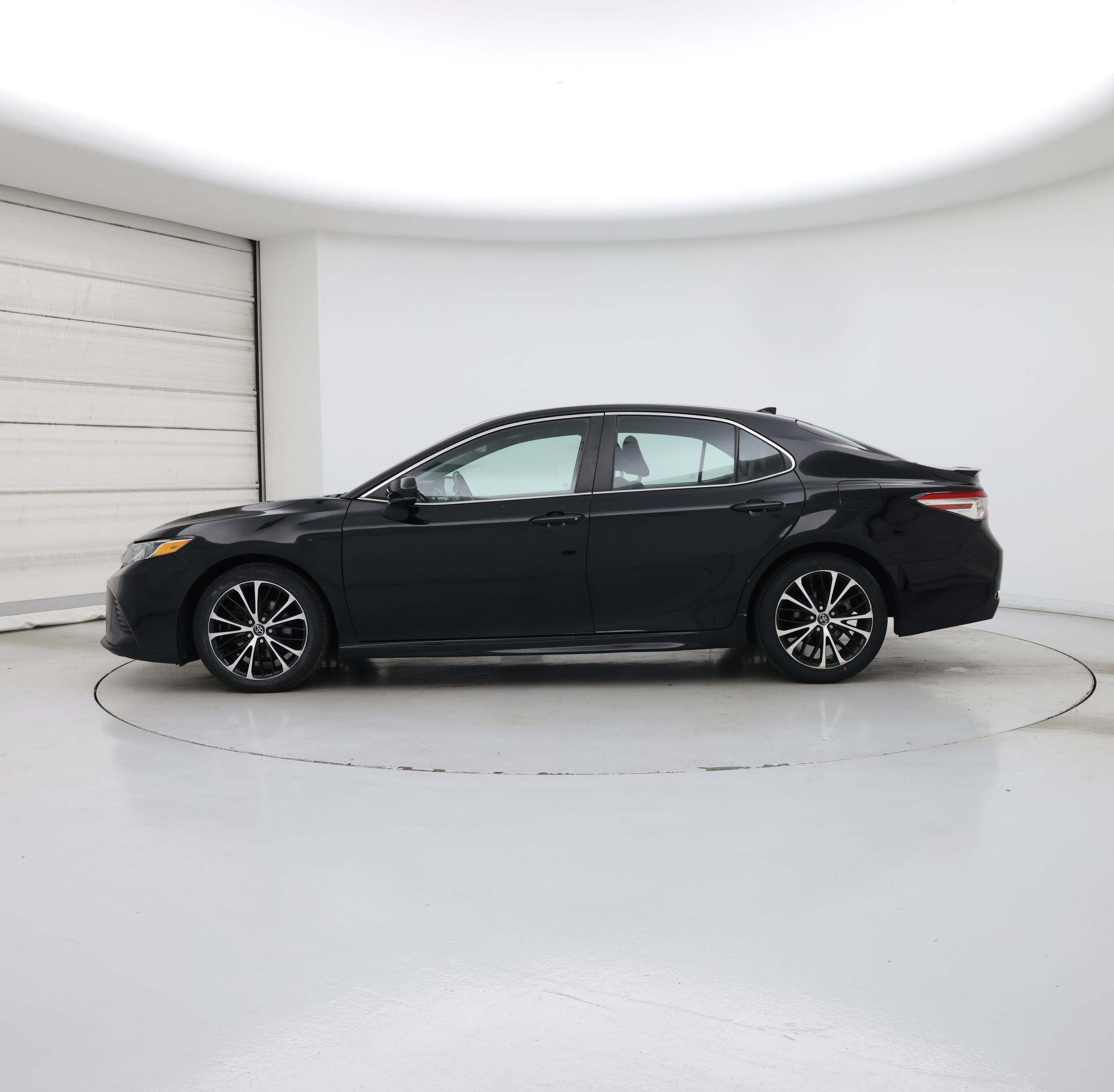 Thumbnail: 2020 Toyota Camry - 3