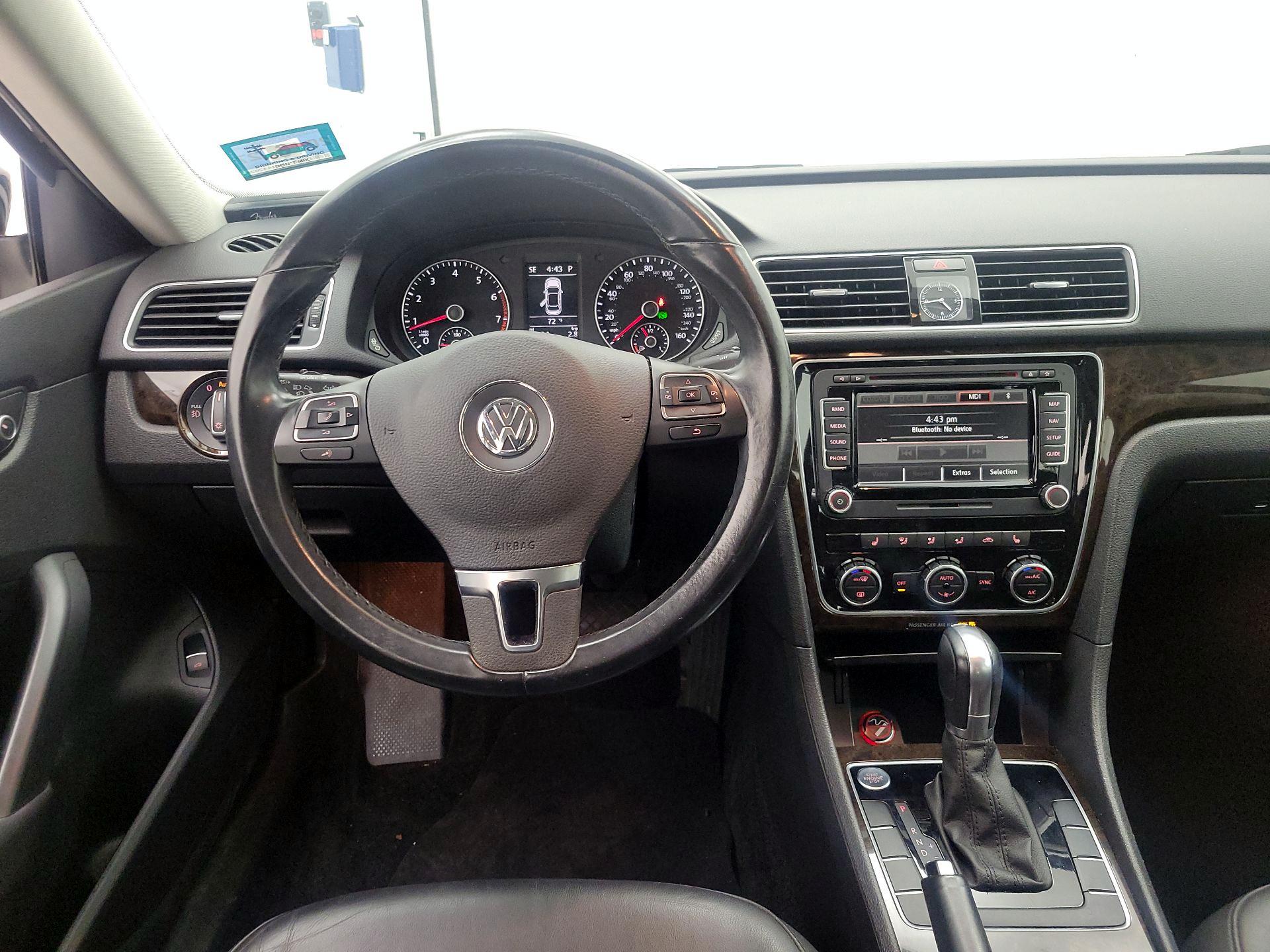 Thumbnail: 2015 Volkswagen Passat - 10