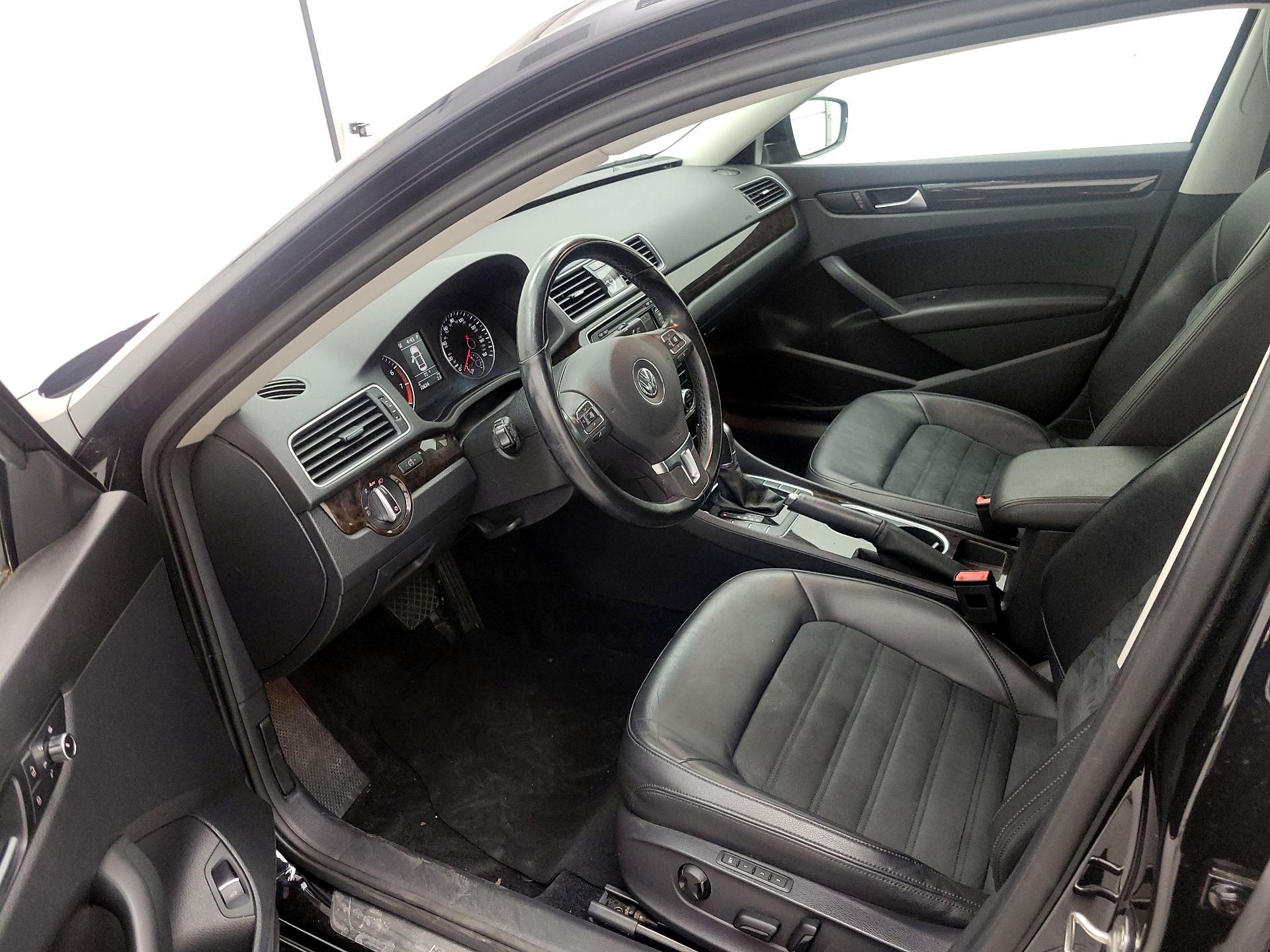 Thumbnail: 2015 Volkswagen Passat - 11