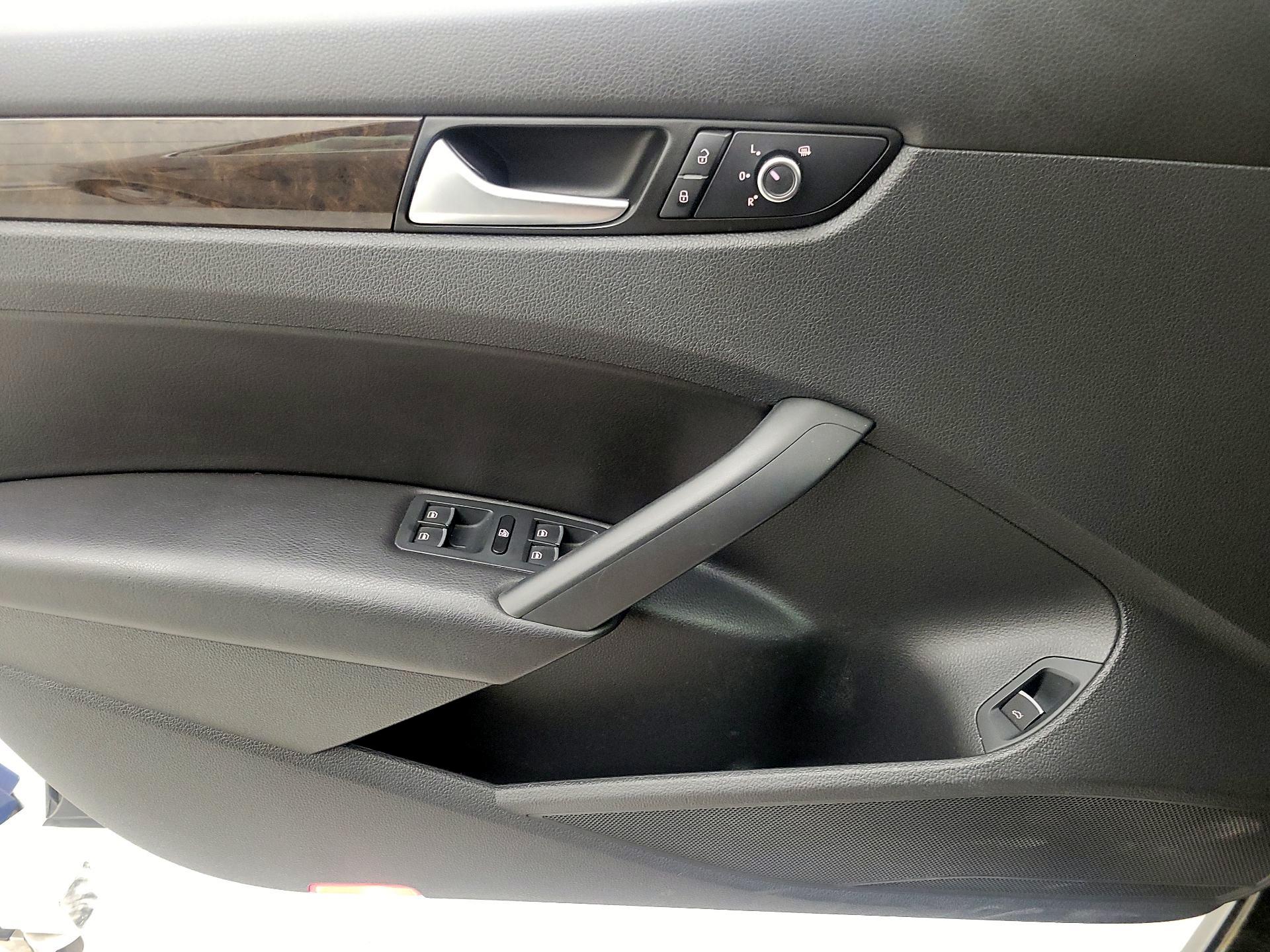 Thumbnail: 2015 Volkswagen Passat - 12