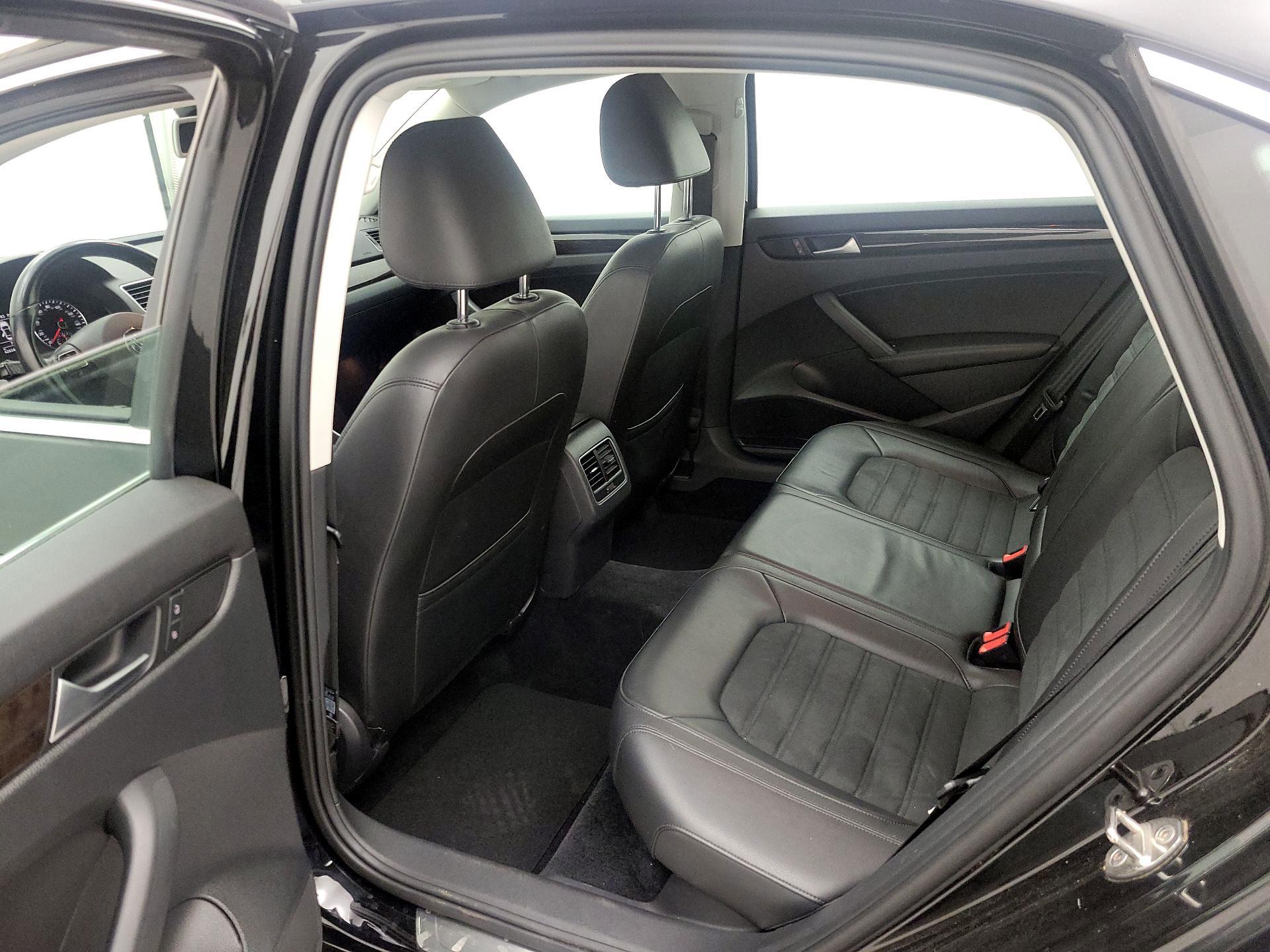 Thumbnail: 2015 Volkswagen Passat - 20