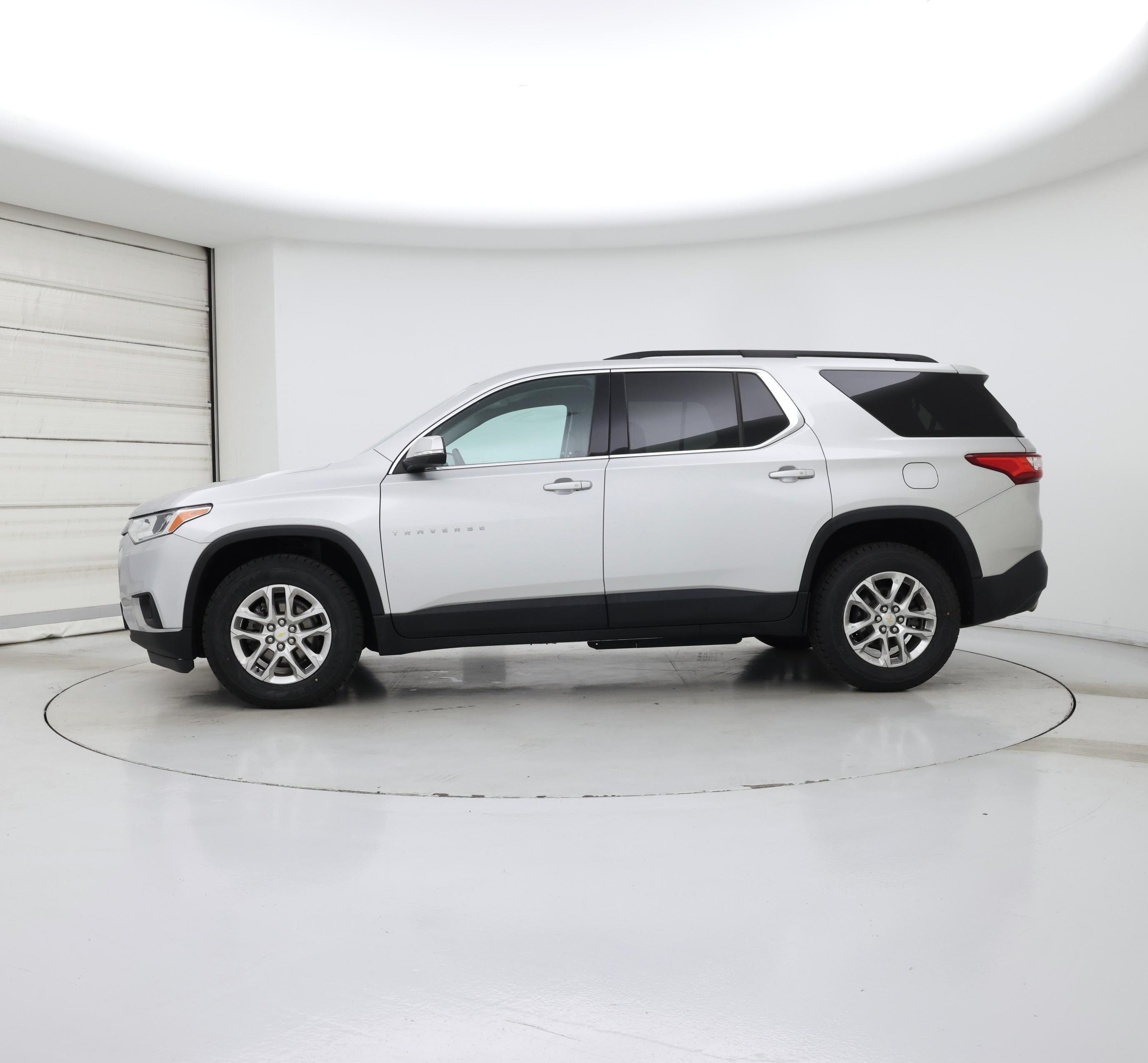 Thumbnail: 2021 Chevrolet Traverse - 3