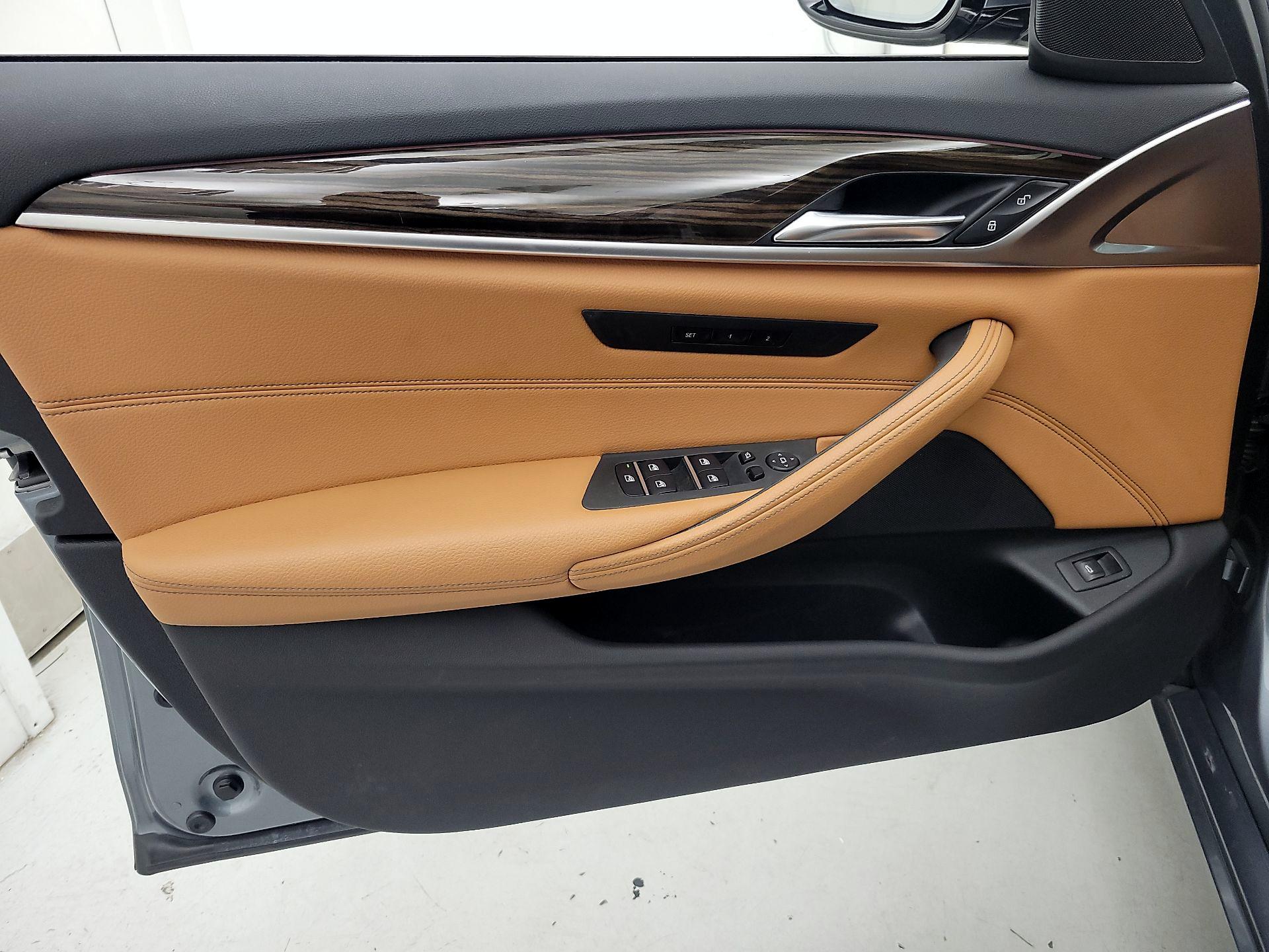 Thumbnail: 2016 BMW 3 Series - 12