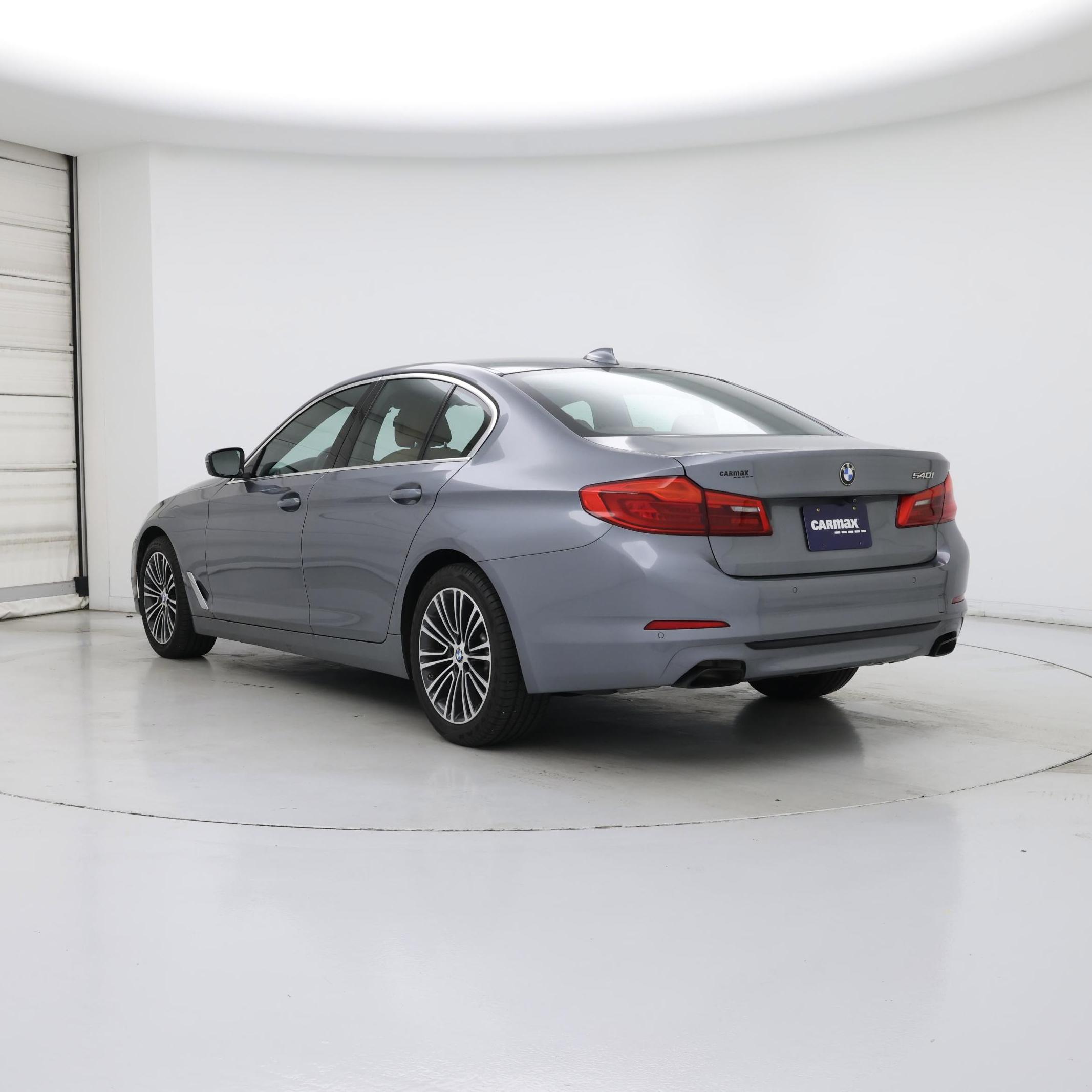Thumbnail: 2016 BMW 3 Series - 2
