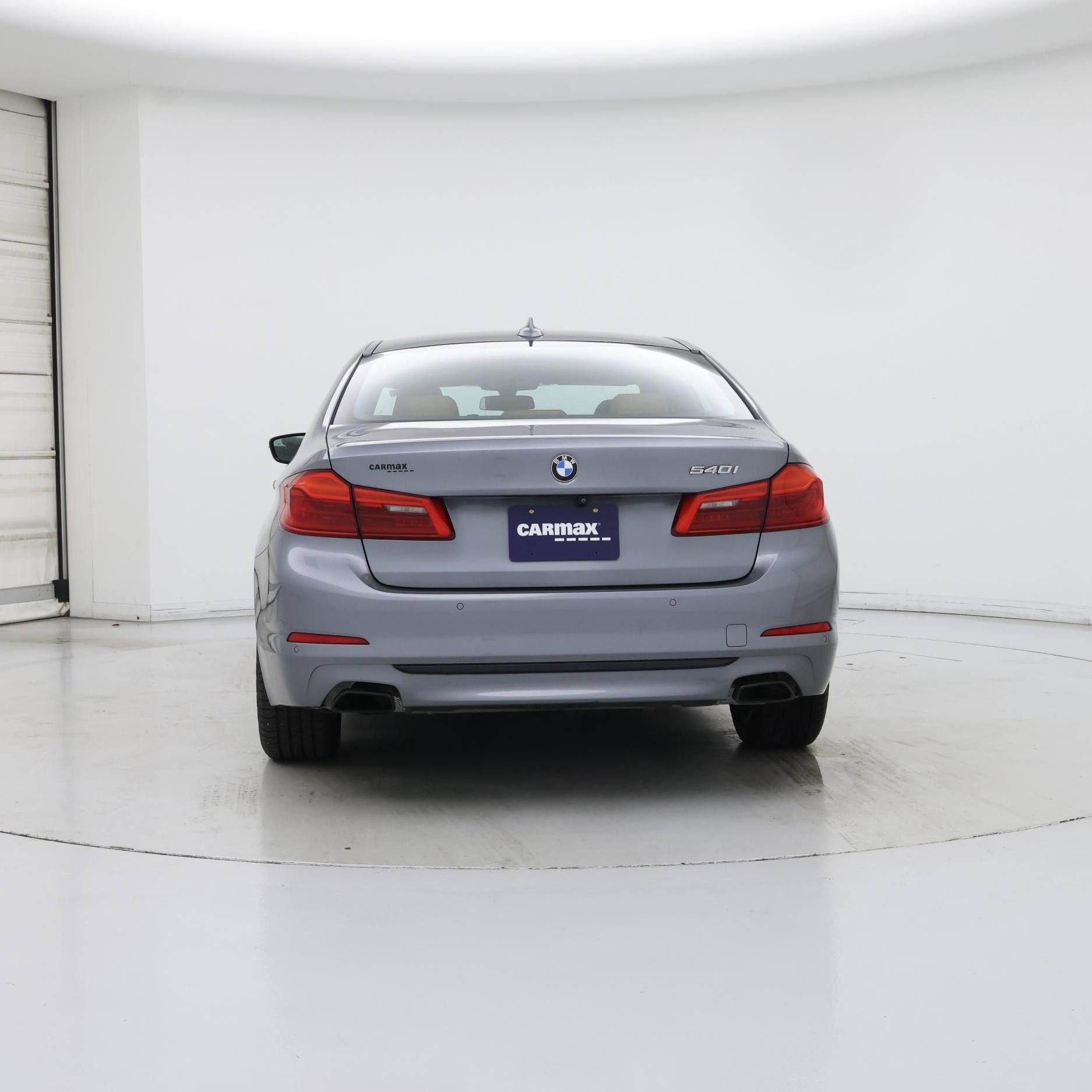 Thumbnail: 2016 BMW 3 Series - 6