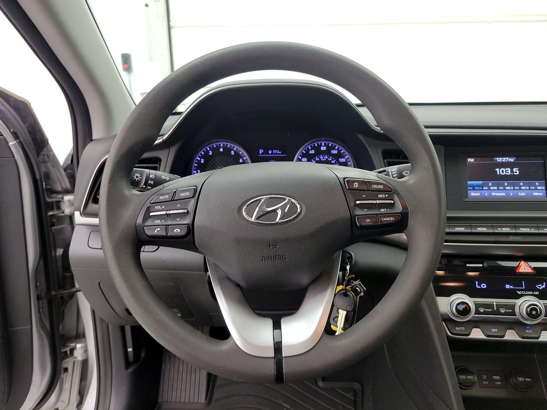 Thumbnail: 2020 Hyundai Elantra - 10