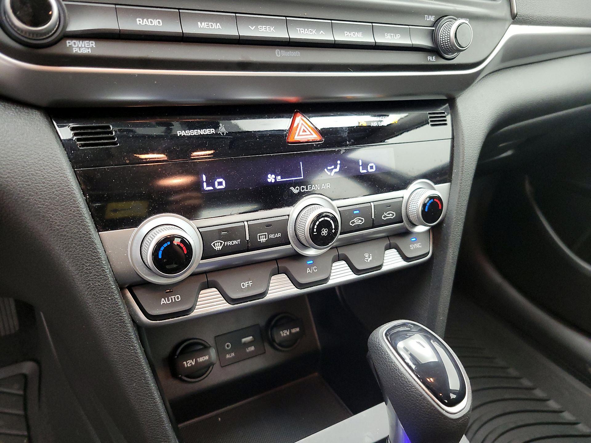 Thumbnail: 2020 Hyundai Elantra - 16