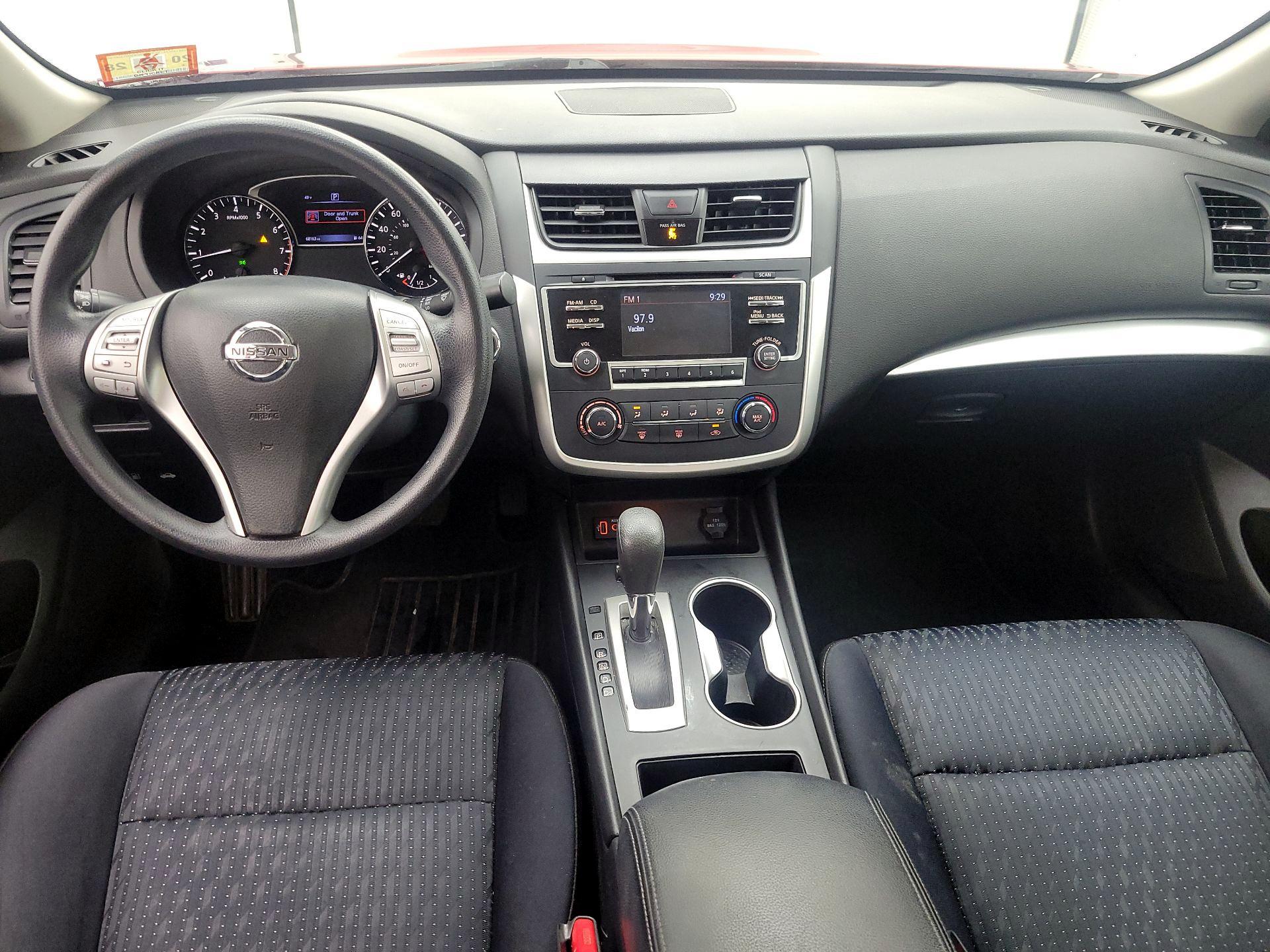 Thumbnail: 2017 Nissan Altima - 9