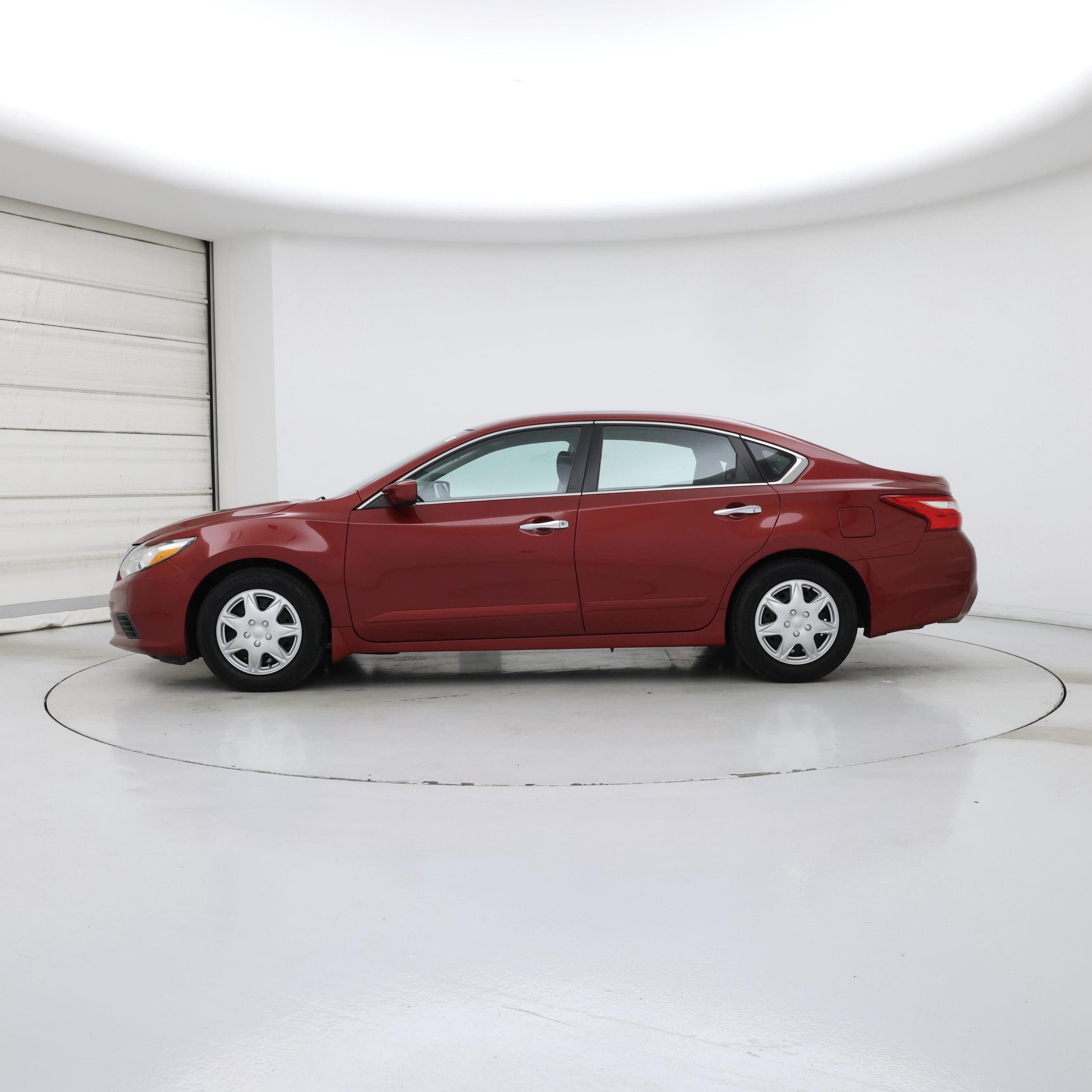 Thumbnail: 2017 Nissan Altima - 3