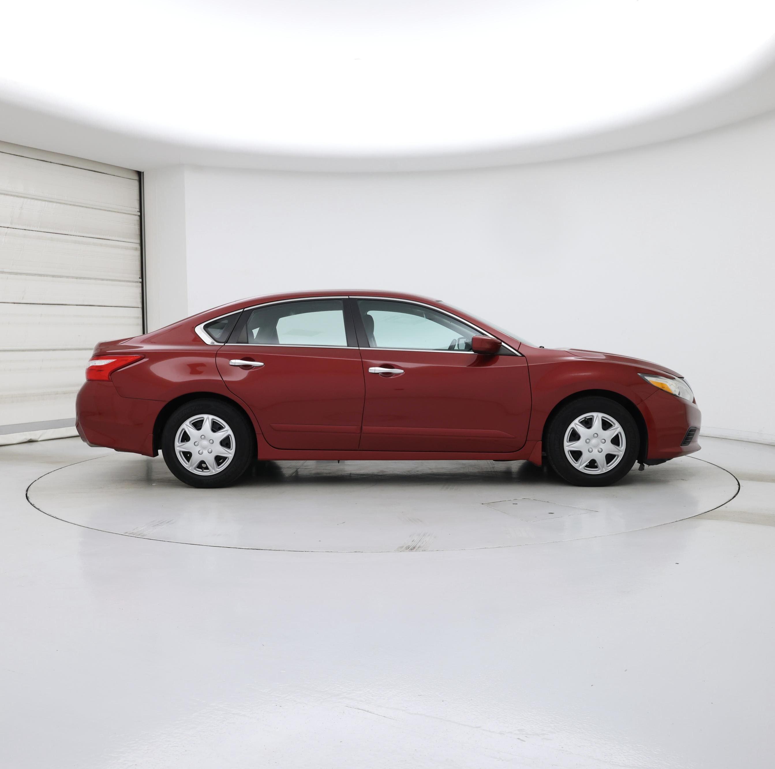 Thumbnail: 2017 Nissan Altima - 7