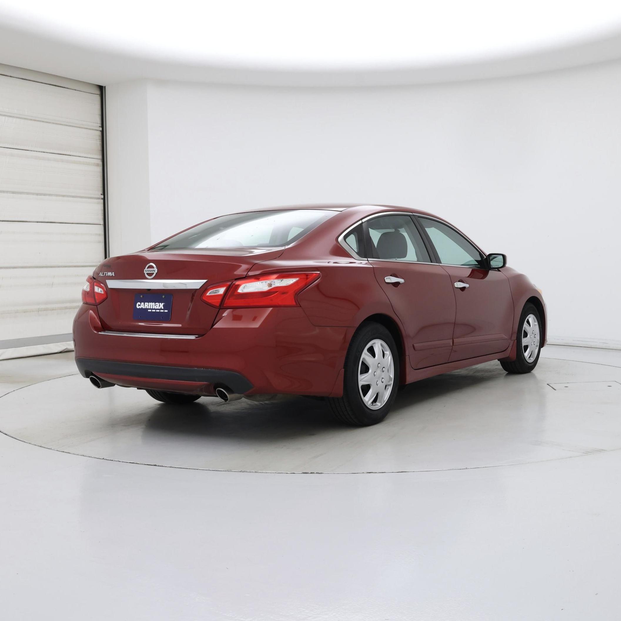 Thumbnail: 2017 Nissan Altima - 8