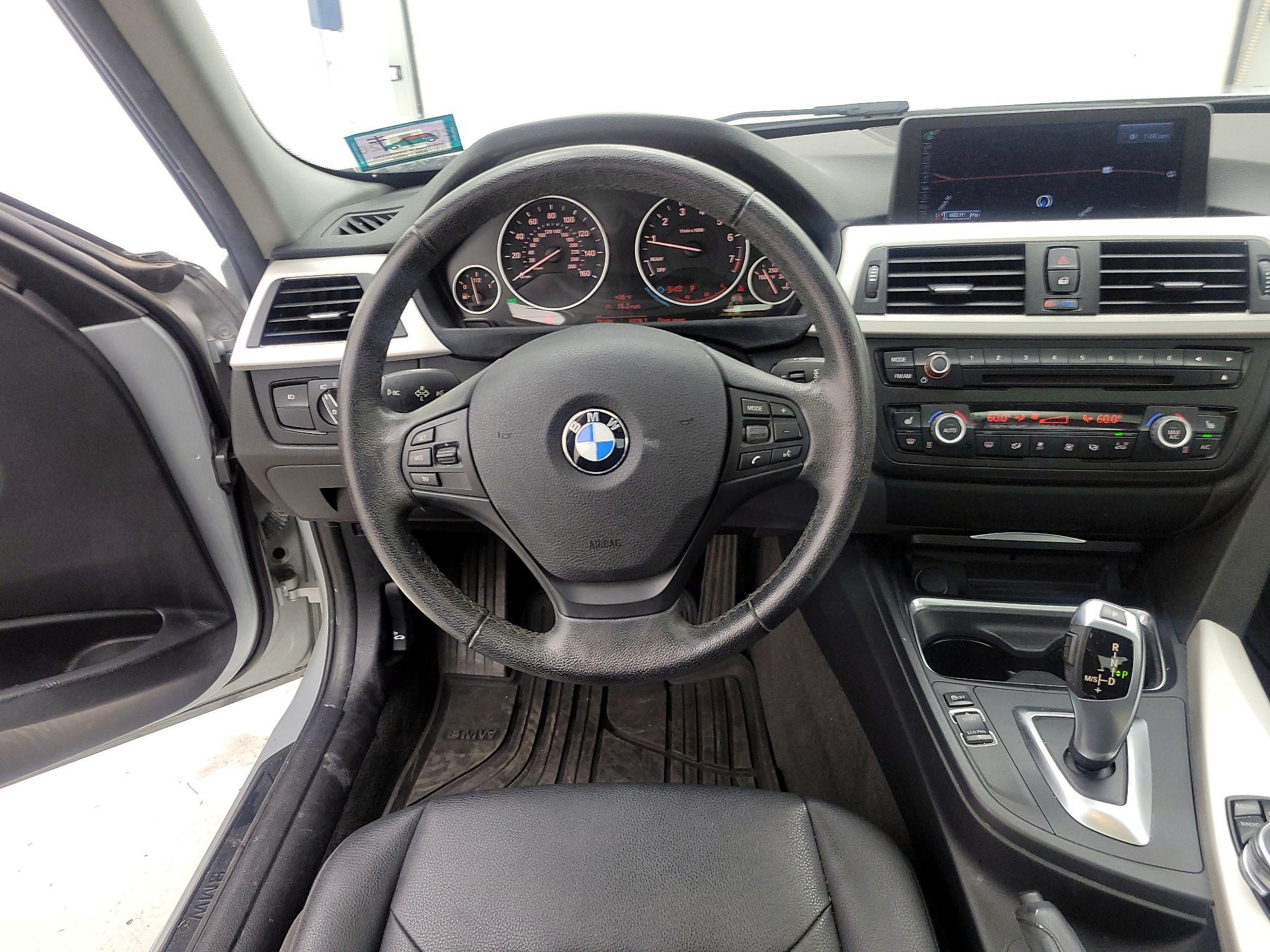 Thumbnail: 2015 BMW 3 Series - 10