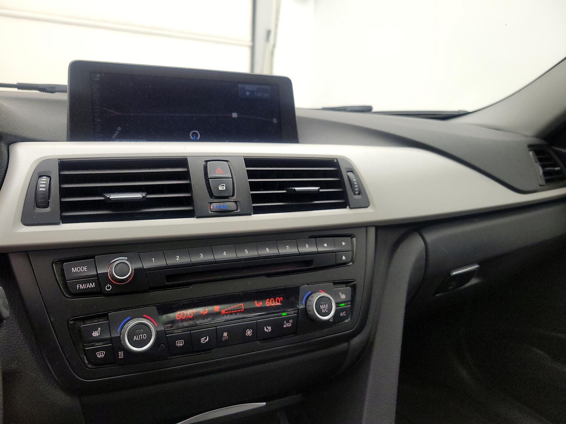 Thumbnail: 2015 BMW 3 Series - 16