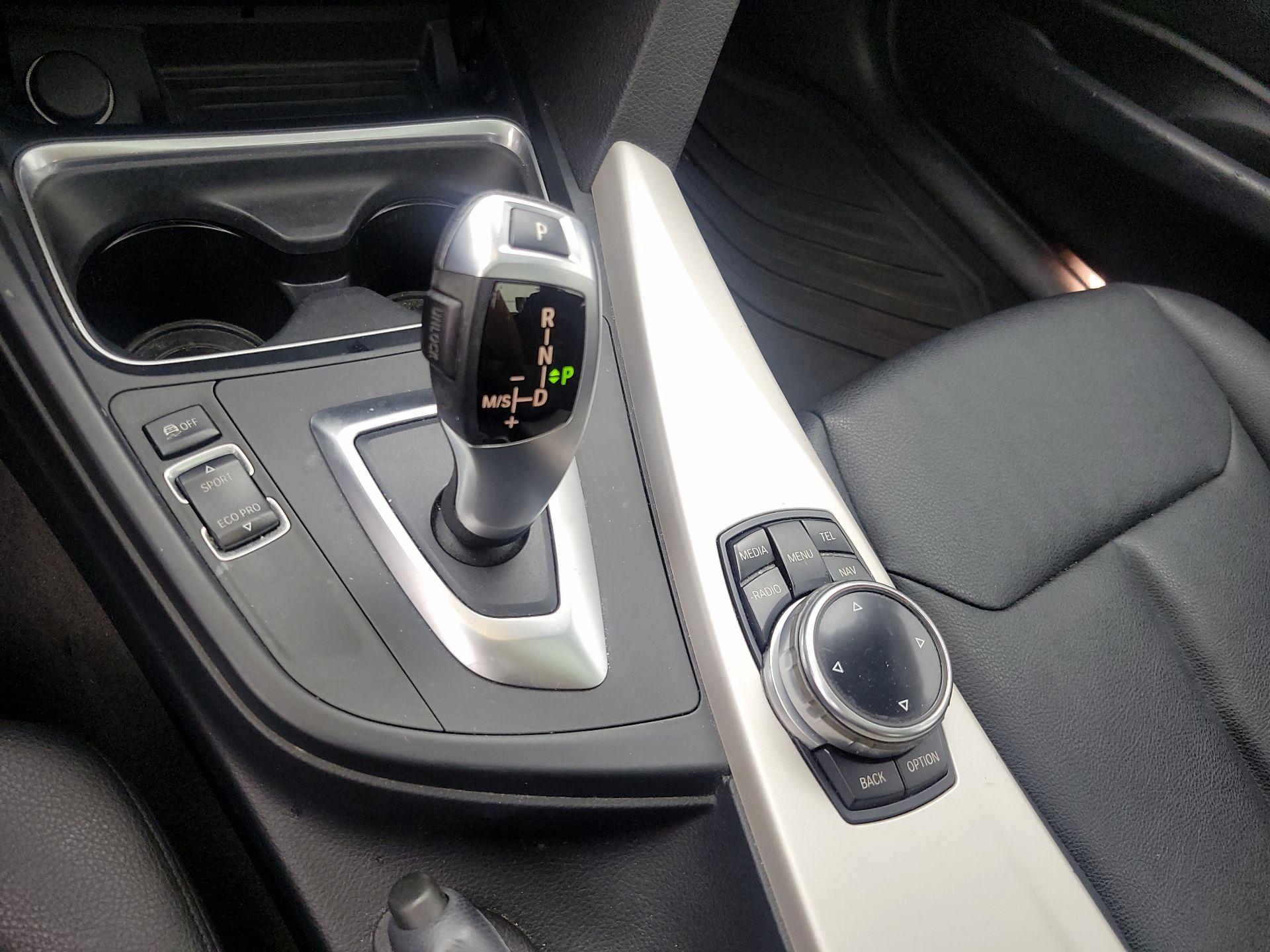 Thumbnail: 2015 BMW 3 Series - 17