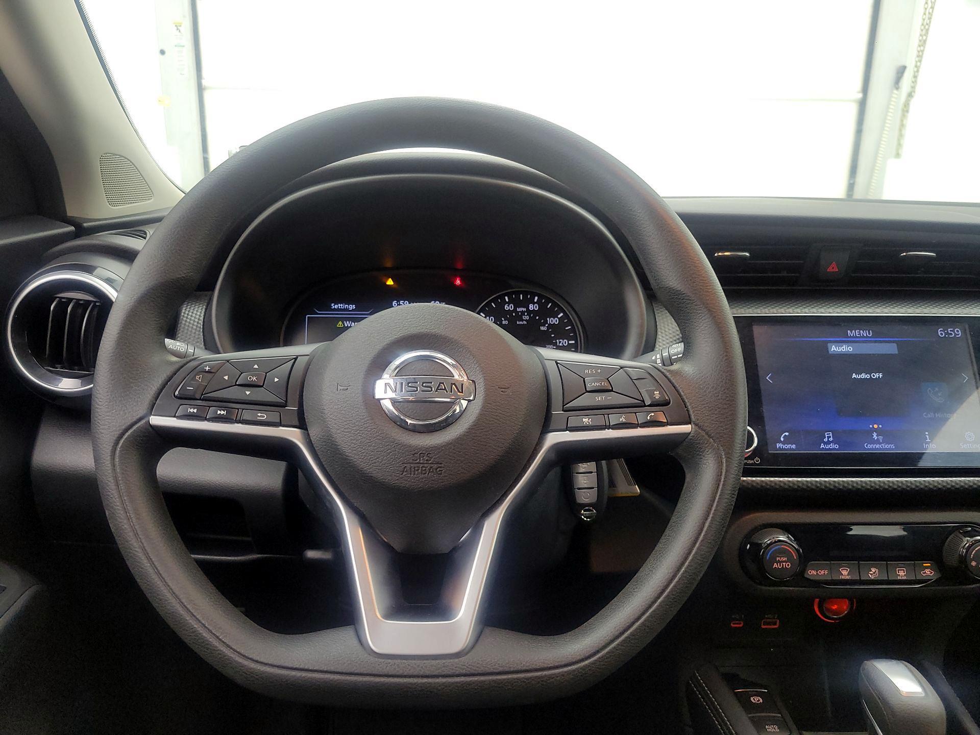 Thumbnail: 2021 Nissan Kicks - 10