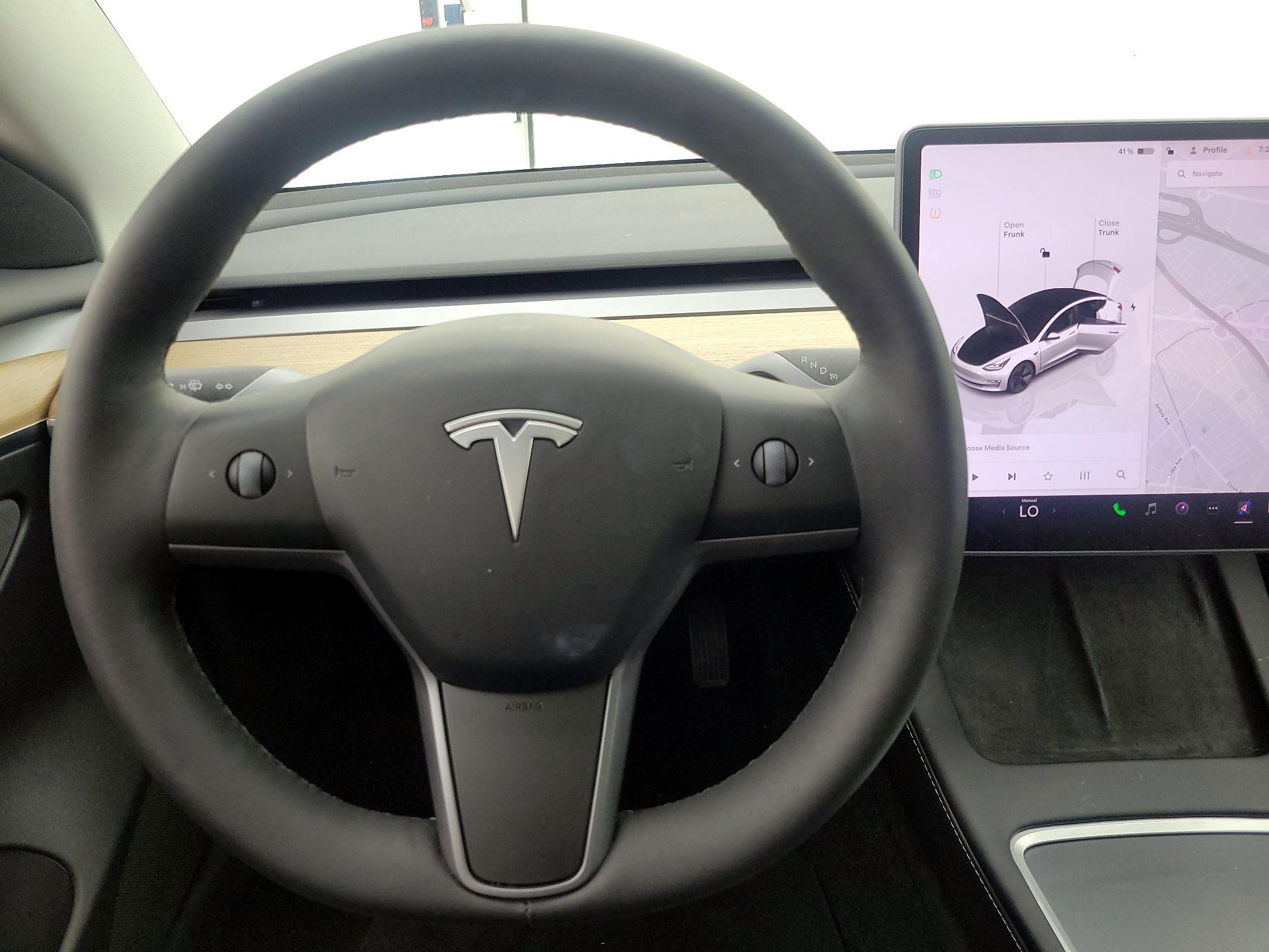 Thumbnail: 2023 Tesla Model 3 - 10