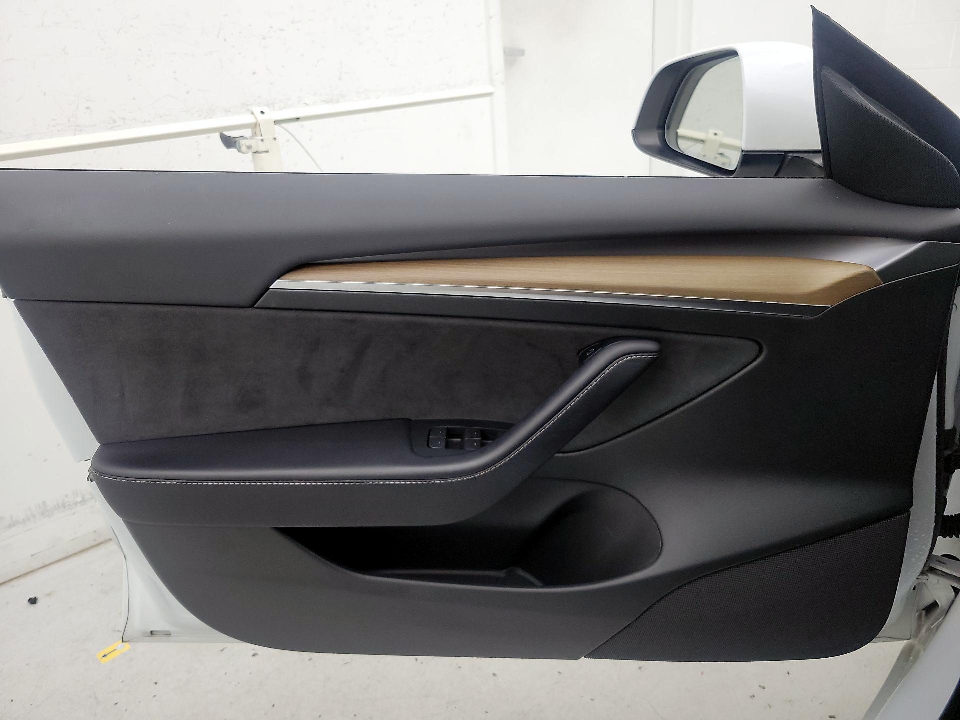 Thumbnail: 2023 Tesla Model 3 - 12