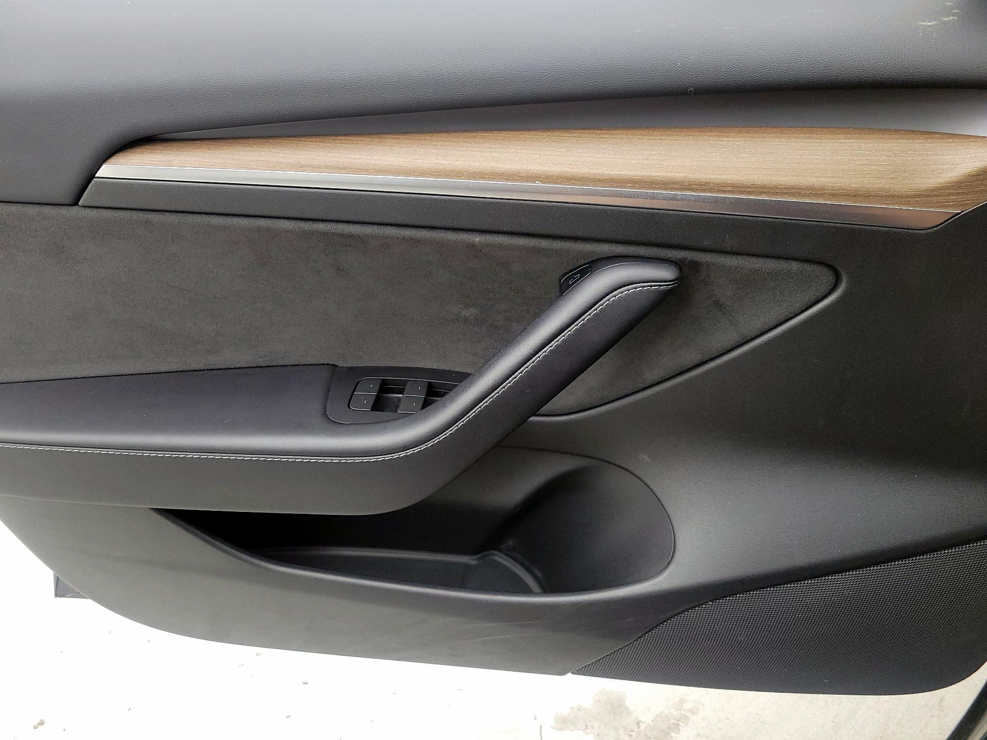 Thumbnail: 2023 Tesla Model 3 - 12