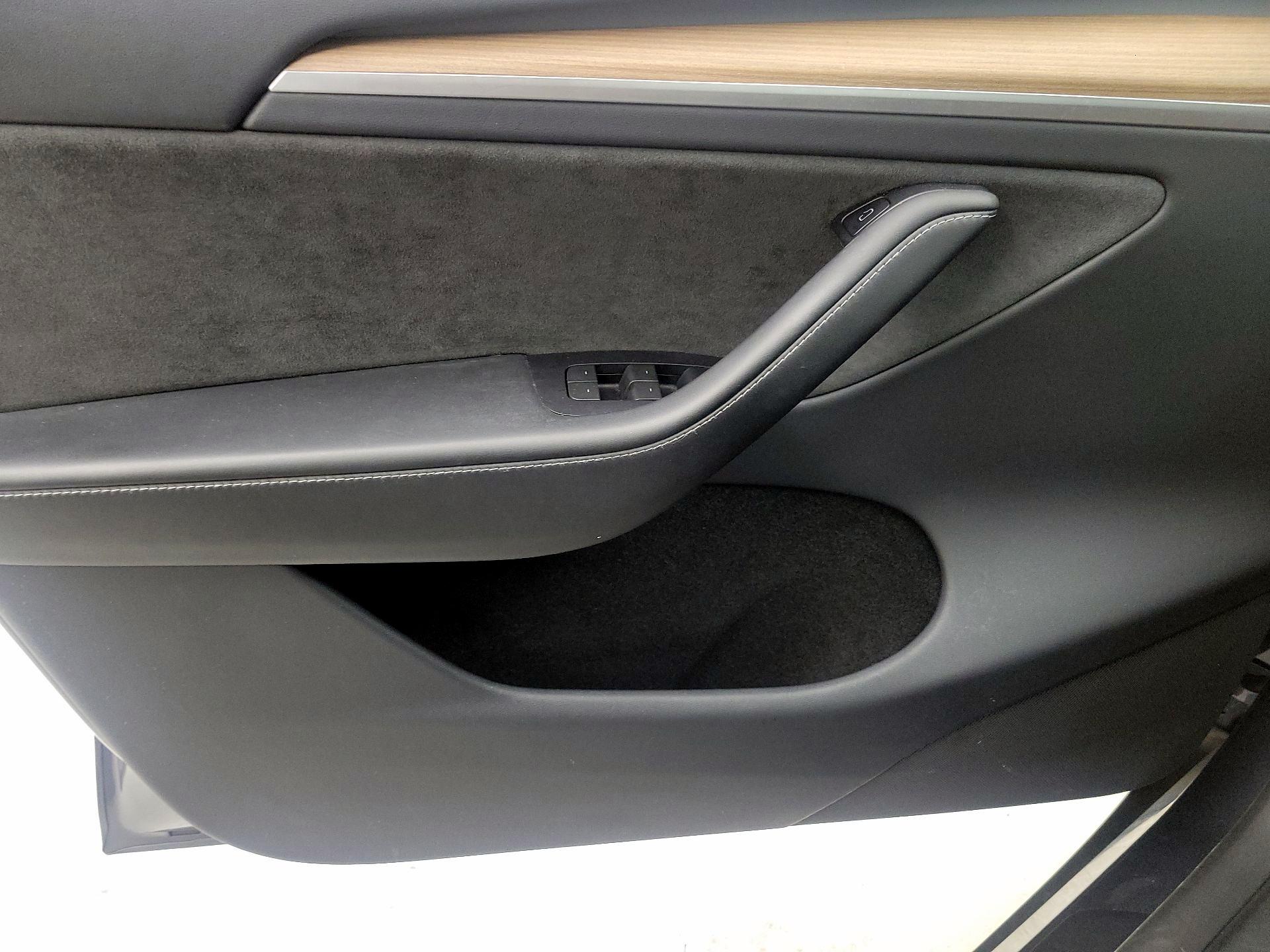 Thumbnail: 2023 Tesla Model Y - 12