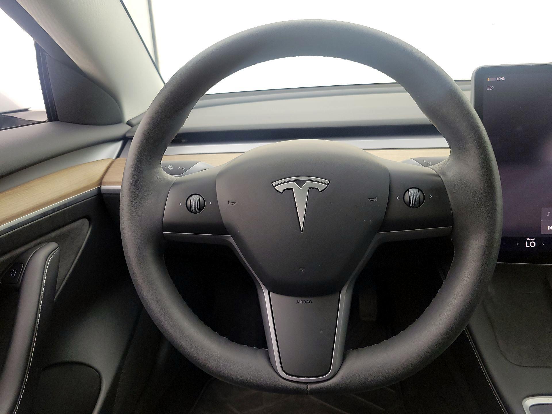 Thumbnail: 2023 Tesla Model 3 - 10