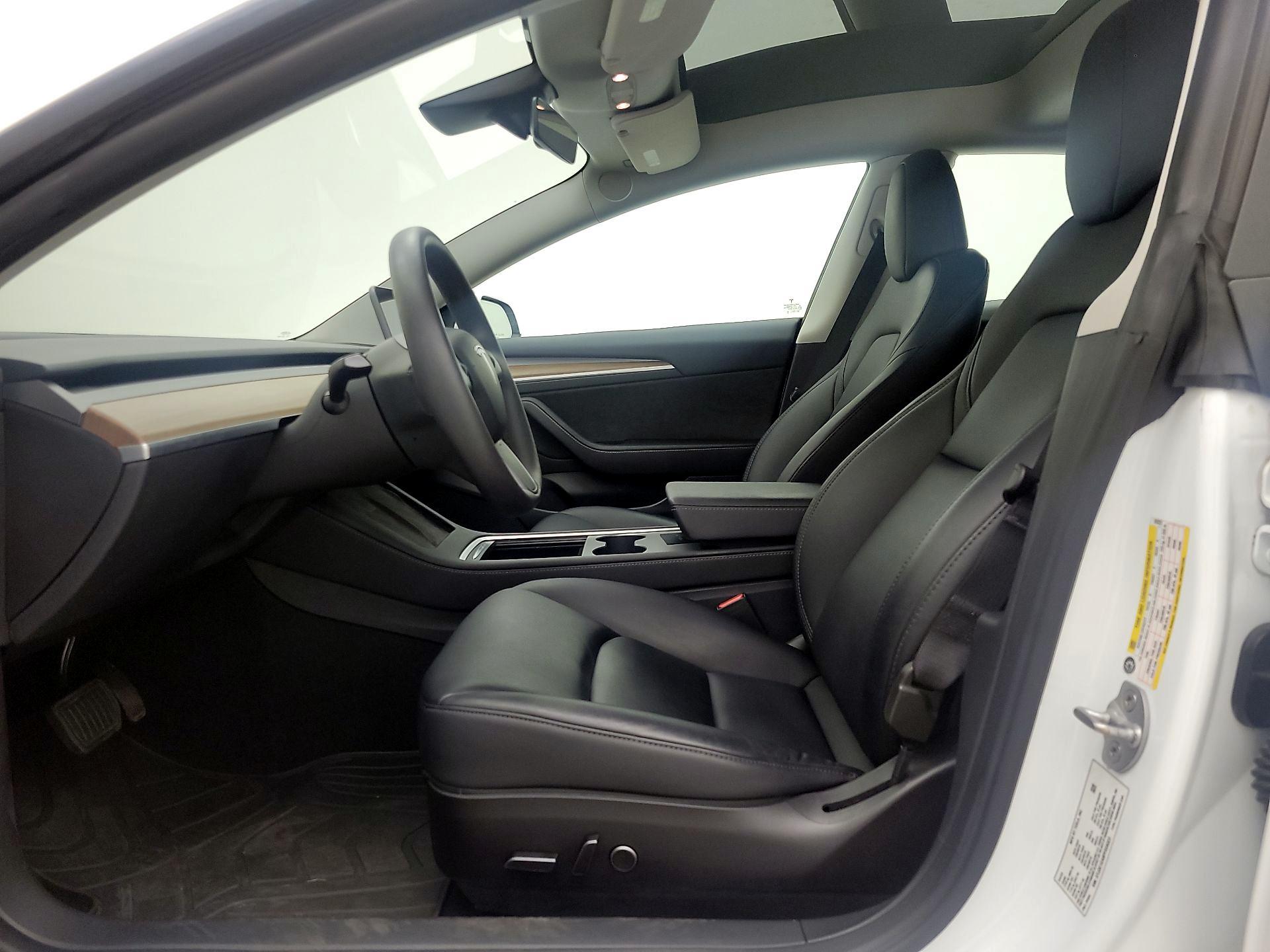 Thumbnail: 2023 Tesla Model 3 - 11