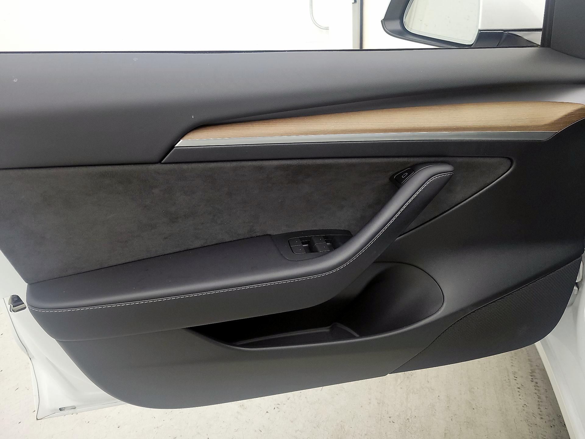 Thumbnail: 2023 Tesla Model 3 - 12