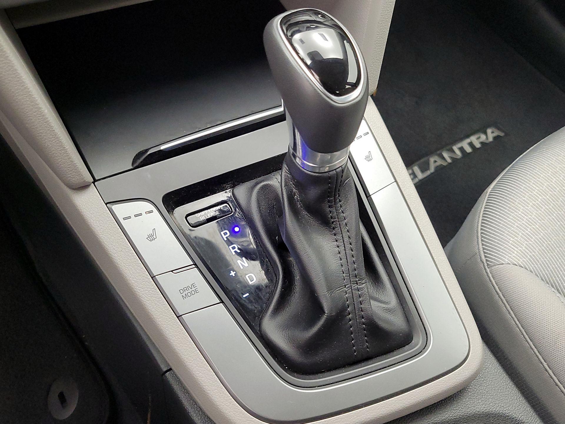 Thumbnail: 2017 Hyundai Elantra - 17