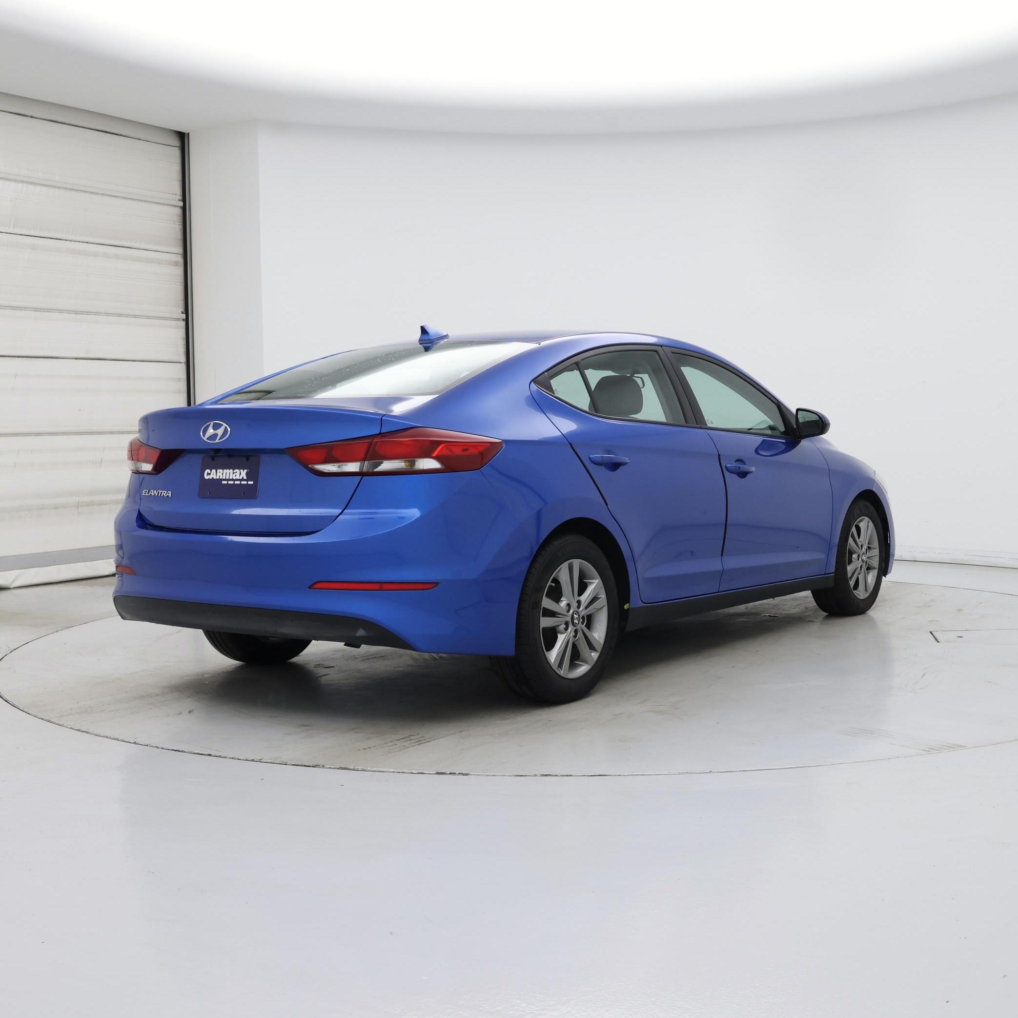 Thumbnail: 2017 Hyundai Elantra - 8