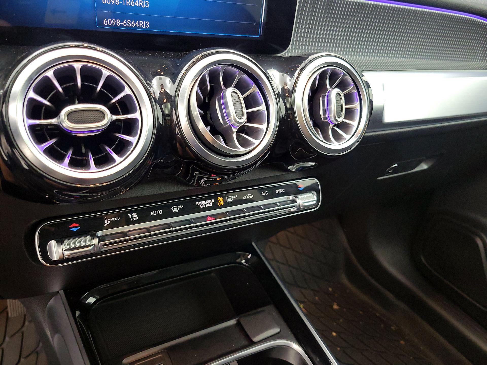 Thumbnail: 2021 Mercedes-Benz GLB - 16
