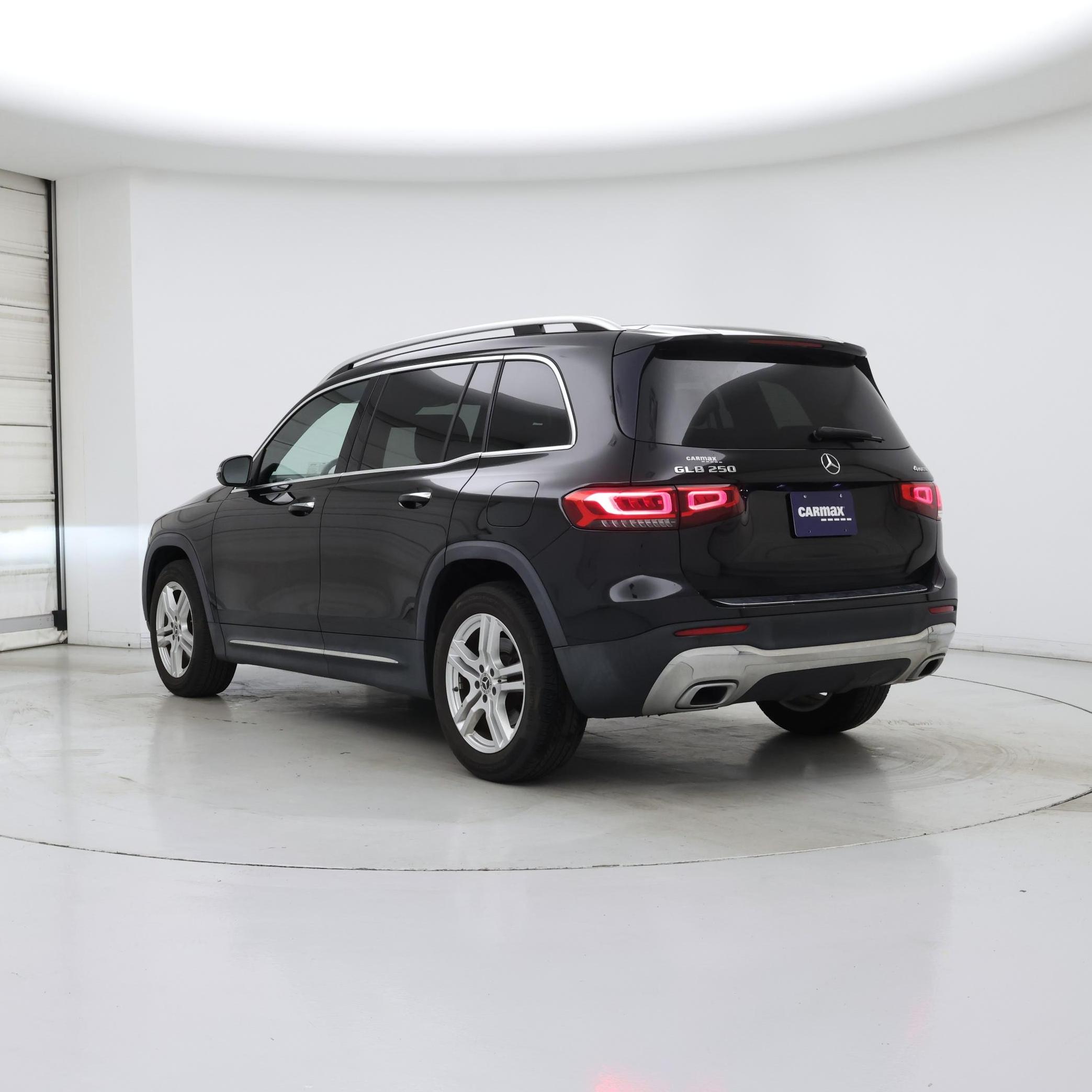 Thumbnail: 2021 Mercedes-Benz GLB - 2