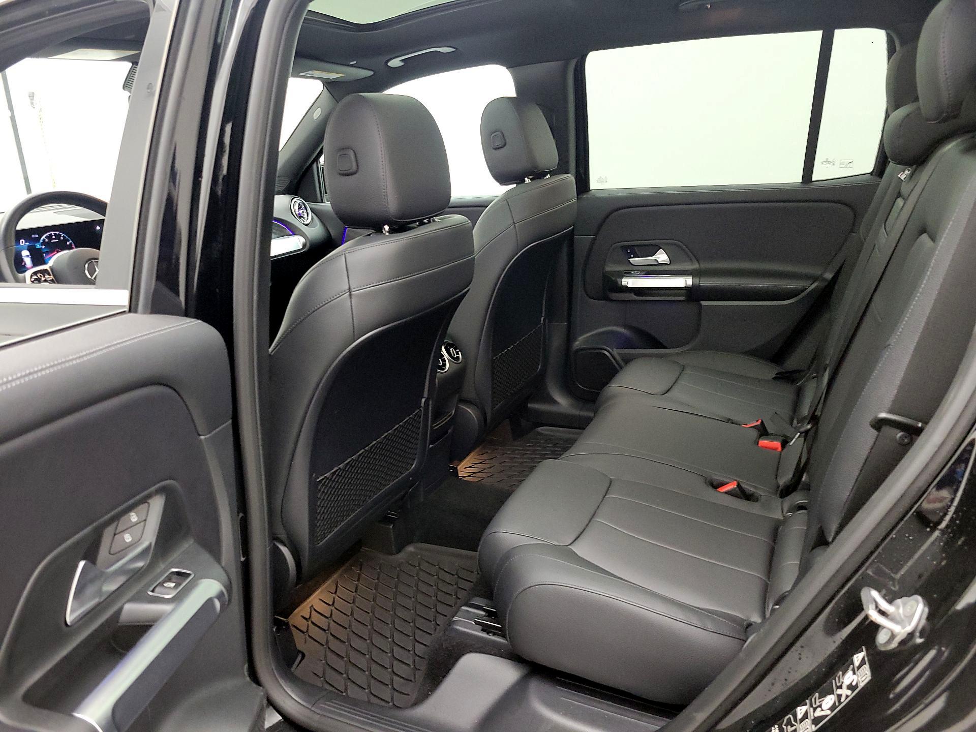 Thumbnail: 2021 Mercedes-Benz GLB - 20
