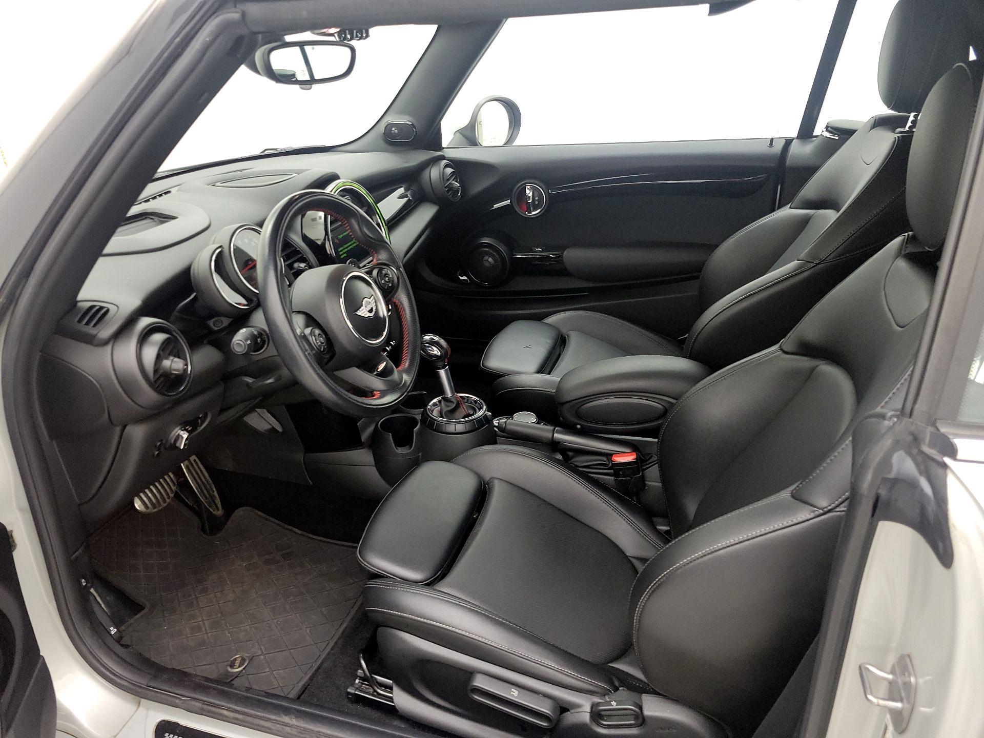 Thumbnail: 2017 MINI Cooper - 11