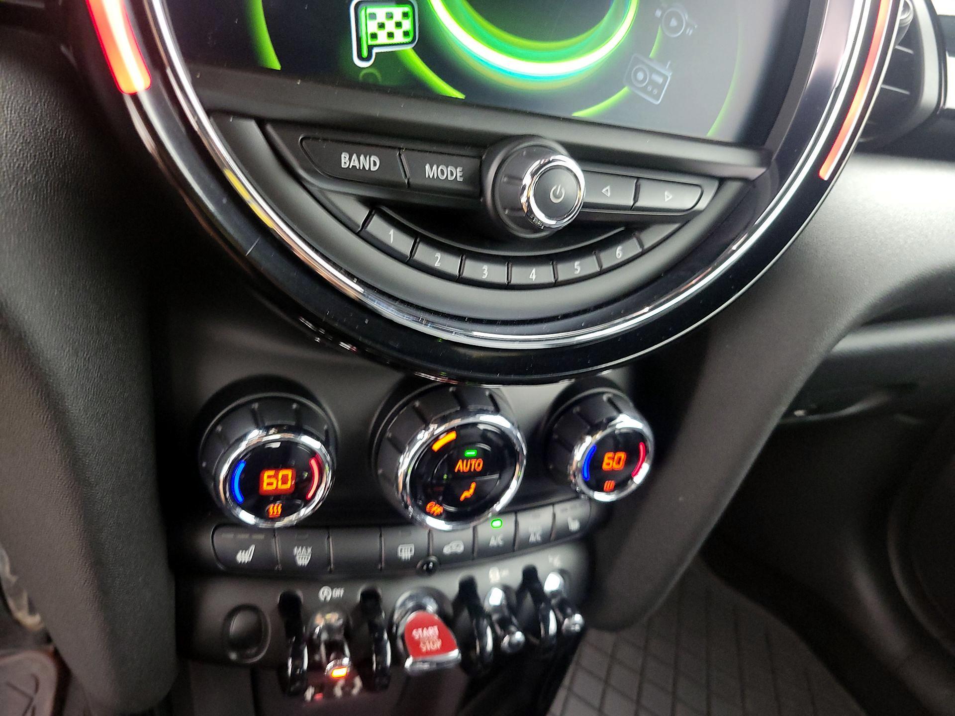 Thumbnail: 2017 MINI Cooper - 16